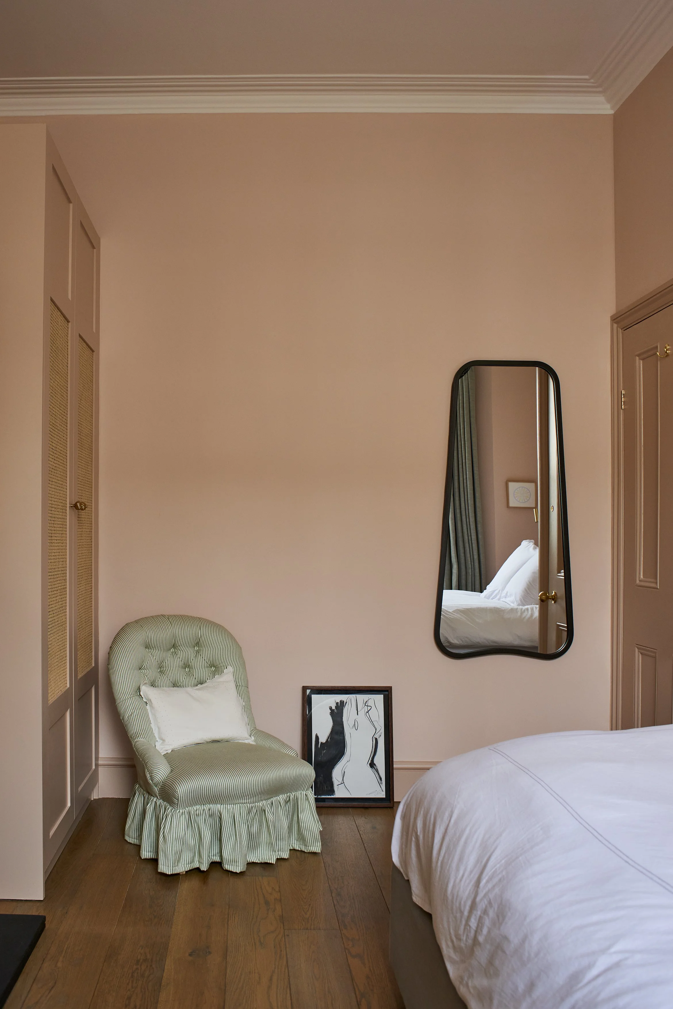 Leighton Gardens - Bedroom Mirror.jpg