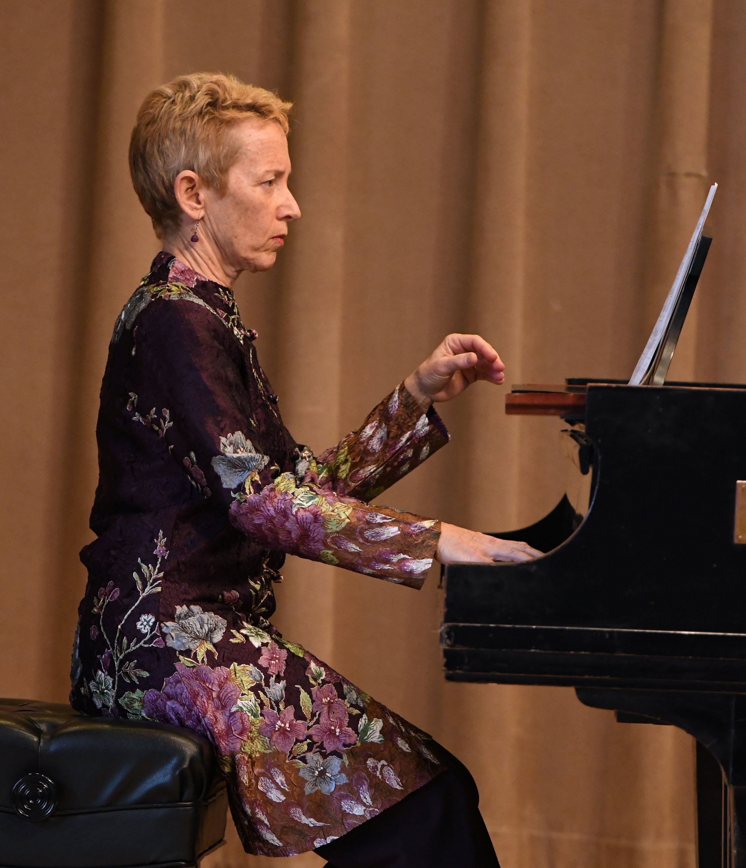  Linda Reichert performs “Nocturne” by John Harbison 