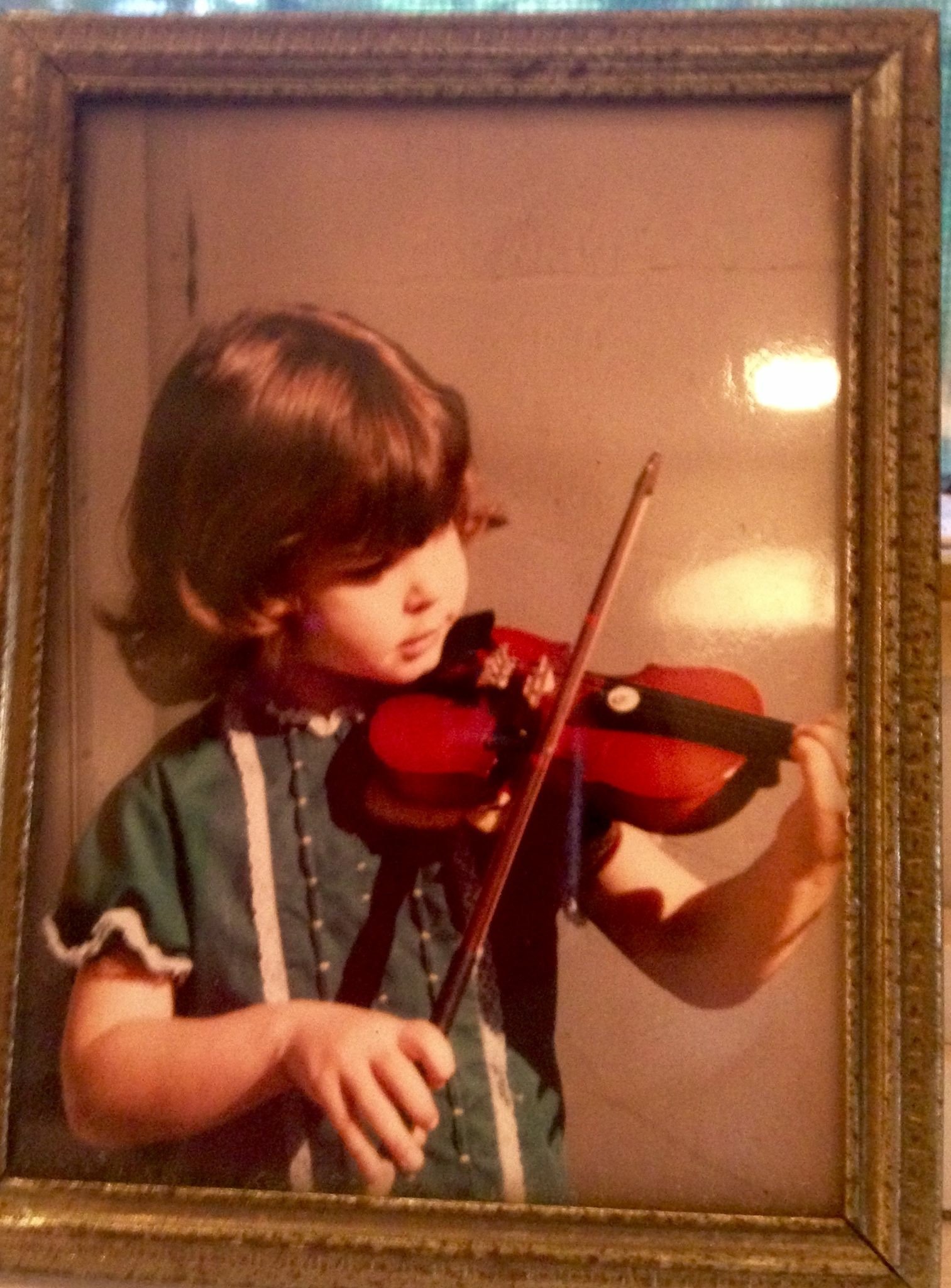 Susanna Loewy - as child, with violin.JPG