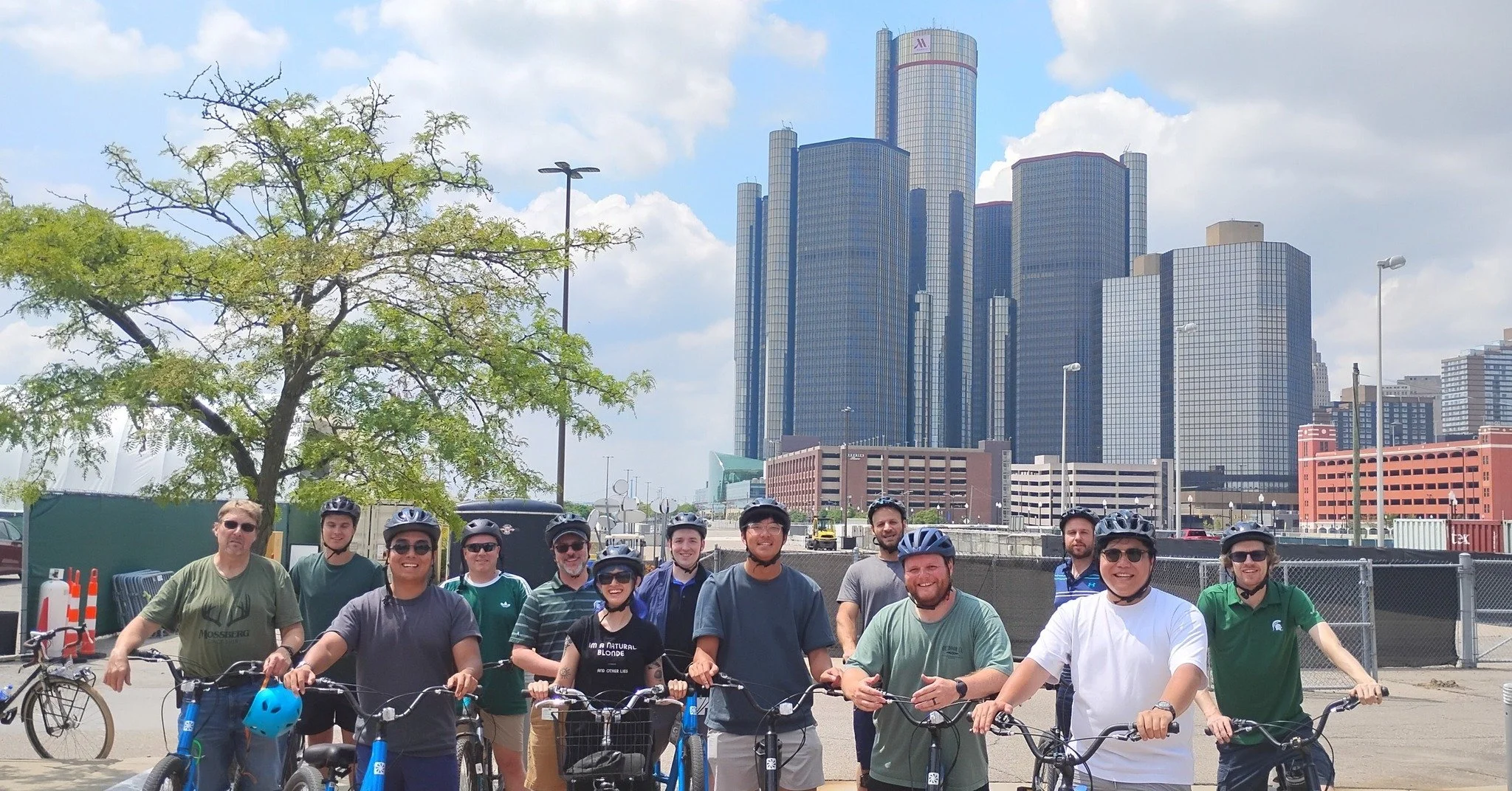 Had a wonderful team outing with @urbanscience_ -- pictured, appropriately, in front of their Ren Cen HQ! #wheelhousetours @detroitriverfront #detroitrencen #bikedetroit #exploredetroit