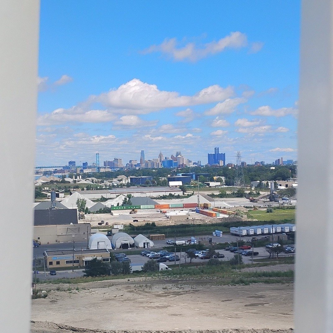 Questions about crossing the @gordiehowebrg by bike? We've got answers! Our latest blog post has info about rentals, parking and route planning, and more. Happy international trails! #bikedetroit #bikewindsor #bikethebridge 
www.wheelhousedetroit.com