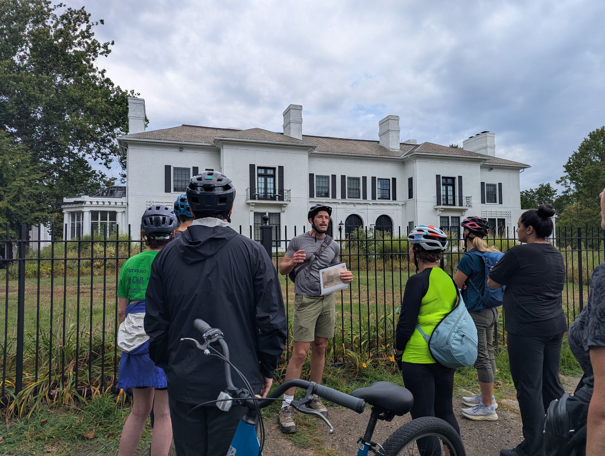 Had a great outing Sunday on our once-a-year tour of Boston Edison. The guide of our monthly architecture tour, Chris, leads this tour in his role as a board member of @preservationdetroit. We love this partnership and hope to further develop it in t