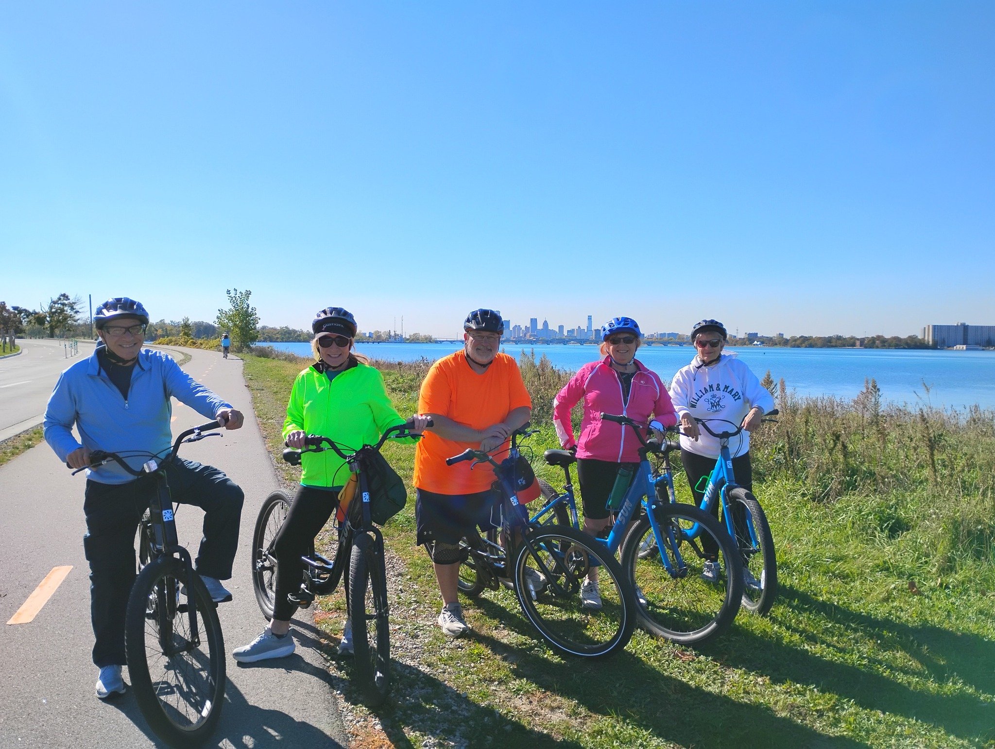 Getting the most out of this exceptional weather! #bikedetroit #exploredetroit #wheelhousetours #belleisledetroit