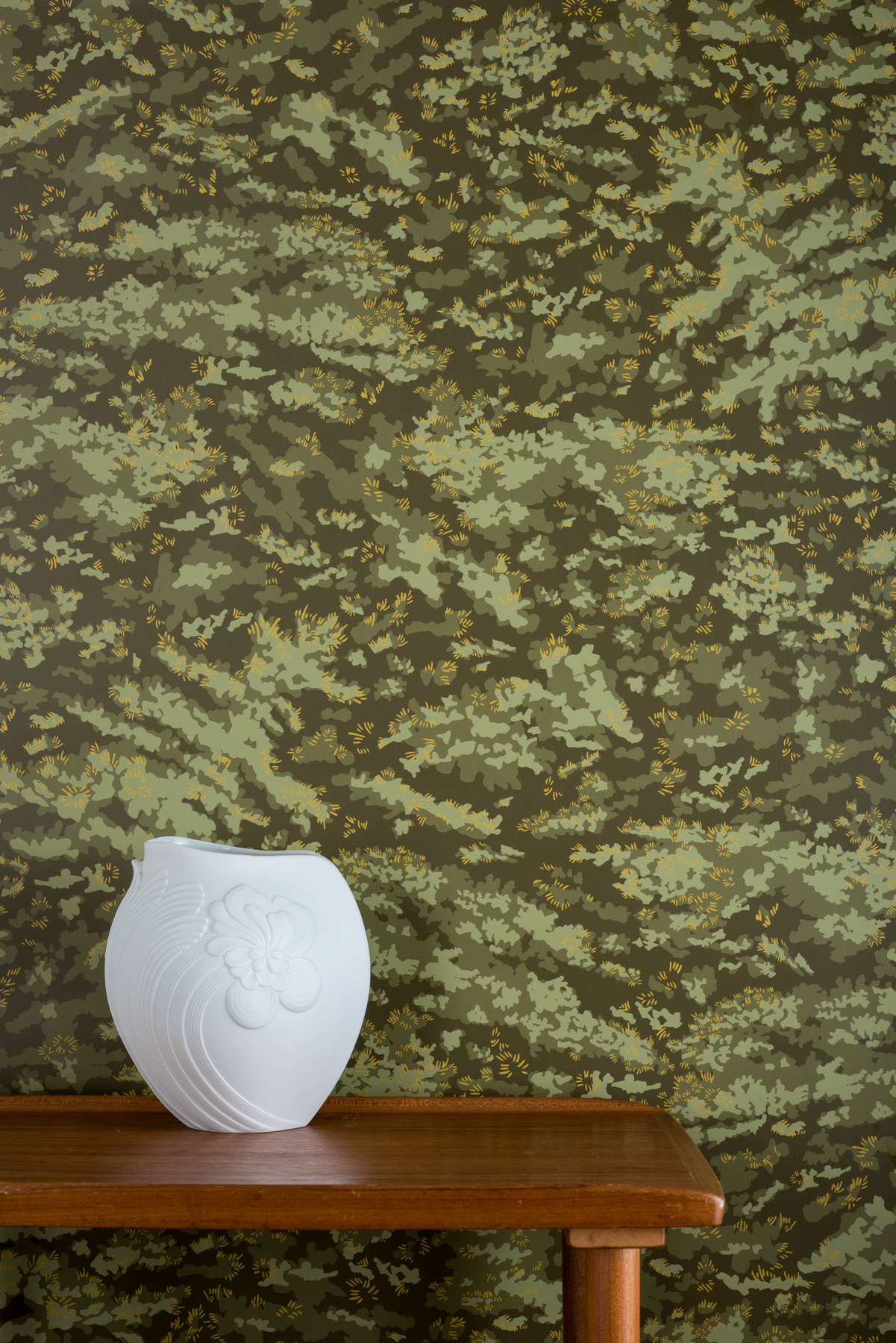 Kate Golding Moss wallpaper // Modern wallcoverings and interior decor.