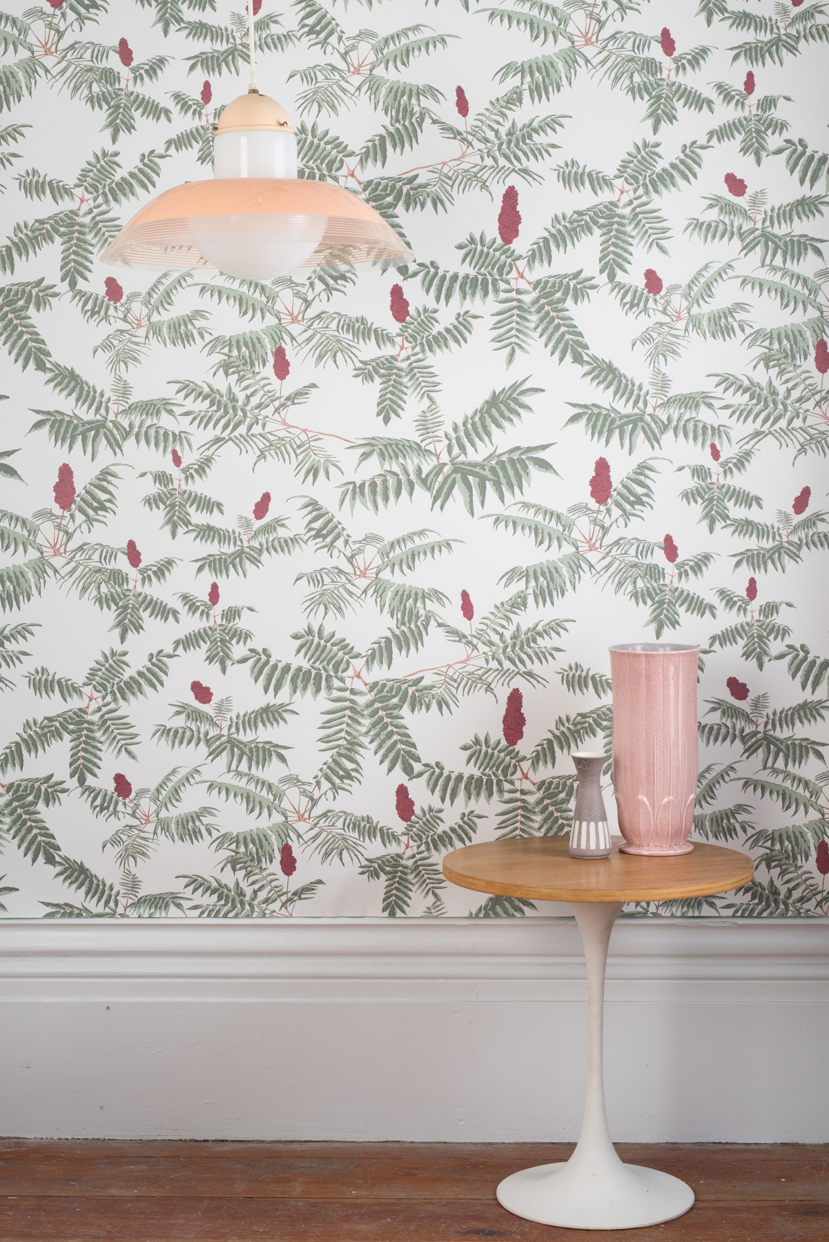 Kate Golding Sumac wallpaper // Modern wallcoverings and interior decor.