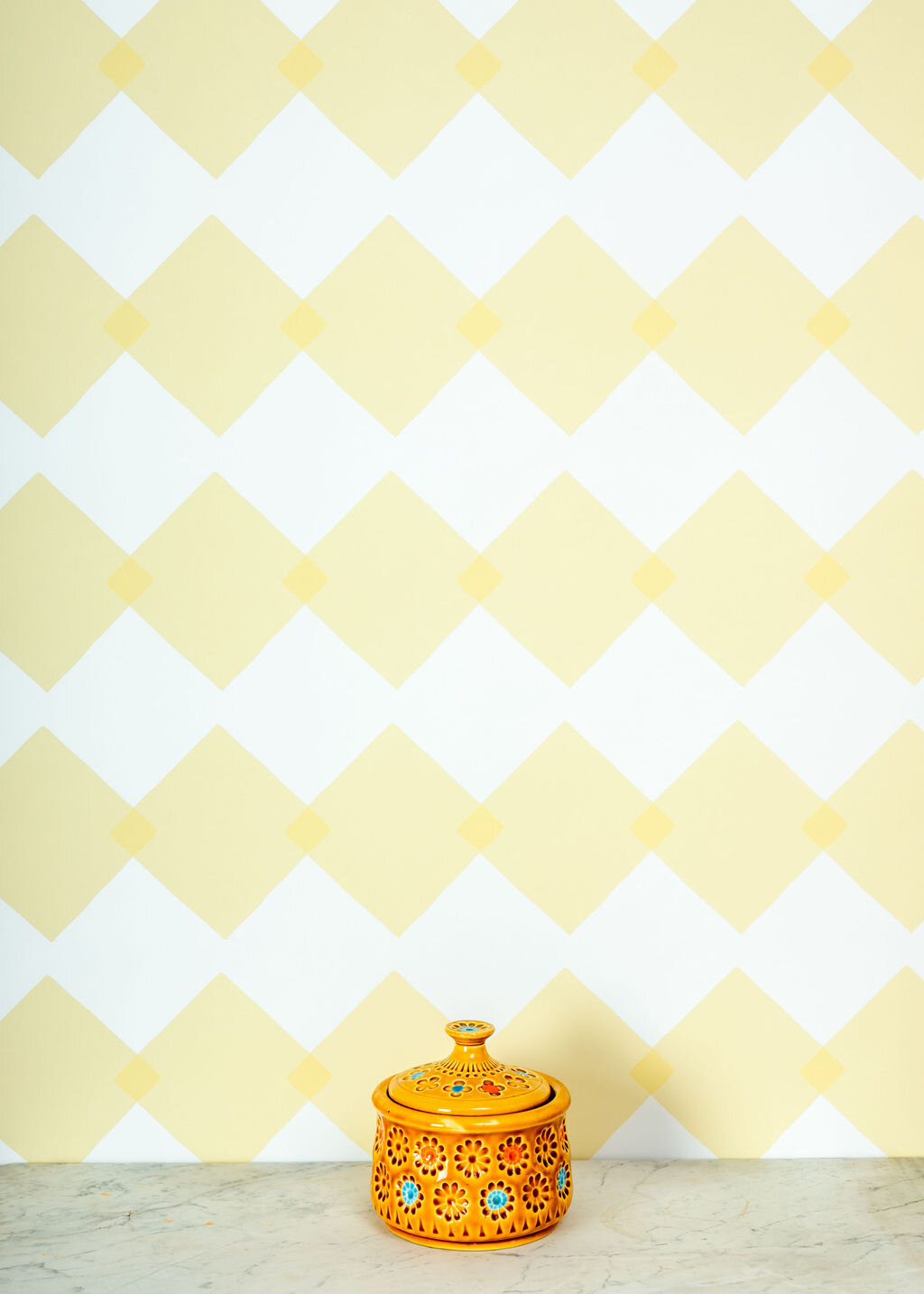 Kate Golding Fromage wallpaper // Modern wallcoverings and interior decor.