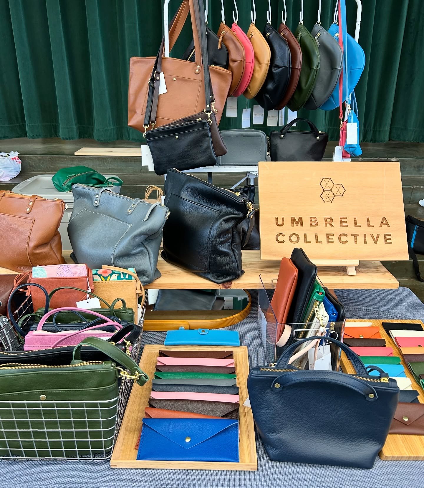 Thank you to everyone who came to the Noelani Craft Fair!  It was such a fun event! I felt nostalgic sitting at a cafeteria table 😂 Appreciate everyone who stopped by to talk story and chat about bags! Thank you to @noelanipta for having me! Thank y