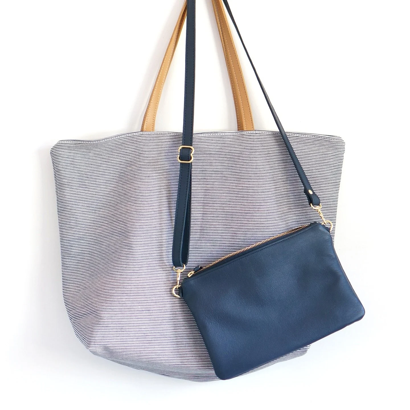 BUNDLE ✌️

Oversized Denim Tote + Leather Crossbody 

Choose your leather color for the Leather Crossbody. Both will be lined with the standard denim stripes. Price: $195 (regularly $246) 

DM or email to order. Special price ends on Sunday!