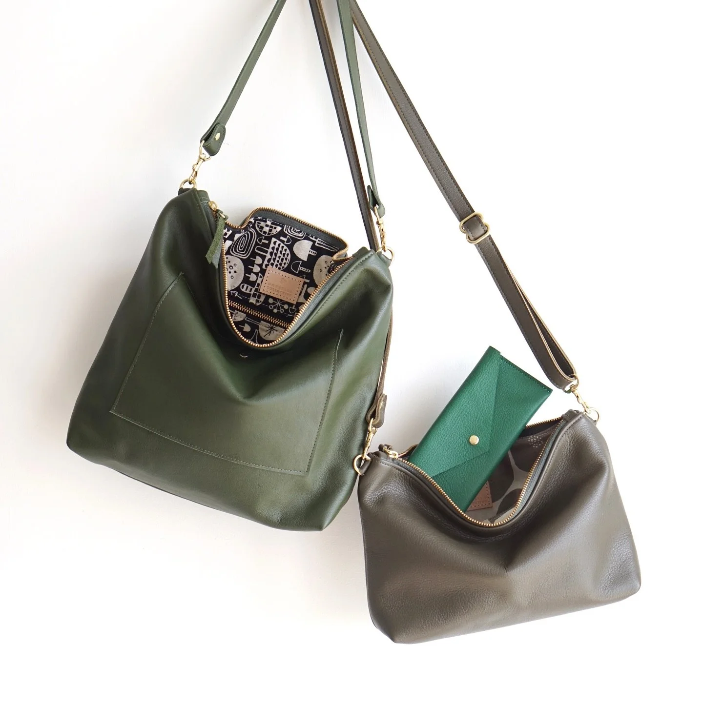 Are you feeling green? It&rsquo;s not easy being green. But how about wearing green? I love green 💚 My three greens: Pine (Market Hobo), moss (Mini Hobo), clover (Cash Envelope)