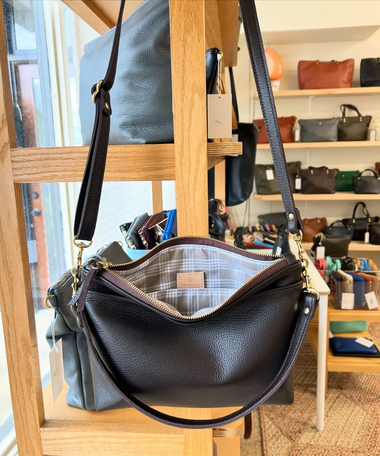 Mini Hobo in espresso with gray palaka 🩶