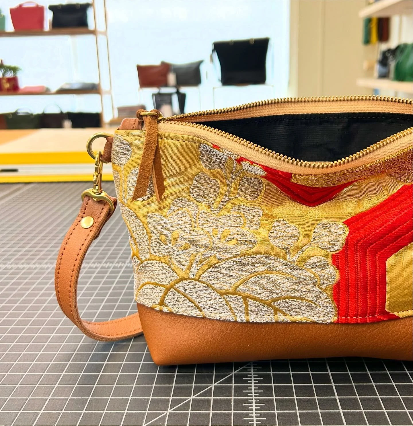 Something sparkly and special, coming soon ✨🤗