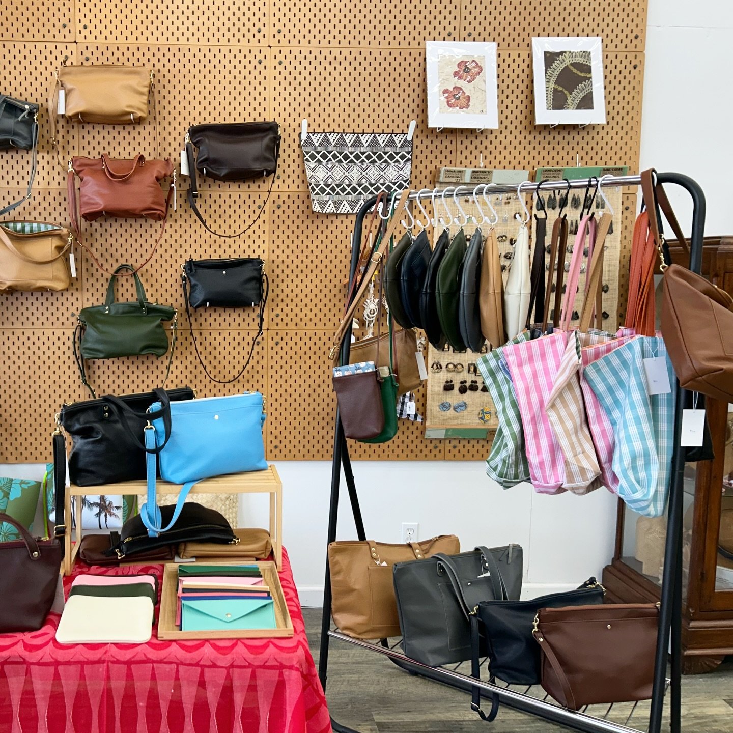 Thank you Hilo! Thank you @hanahouhilo! What a privilege it was to experience a small piece of Merrie Monarch this year! Hilo has so much charm and warmth, even during a gloomy weekend. This is a special place 💚