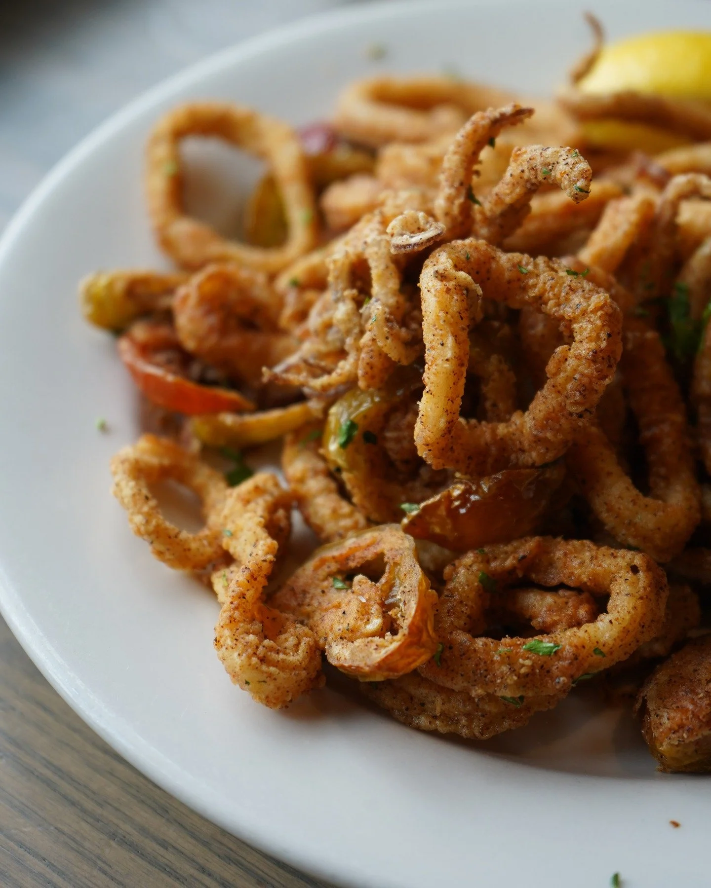 Real ones know to start with calamari 🦑✨
