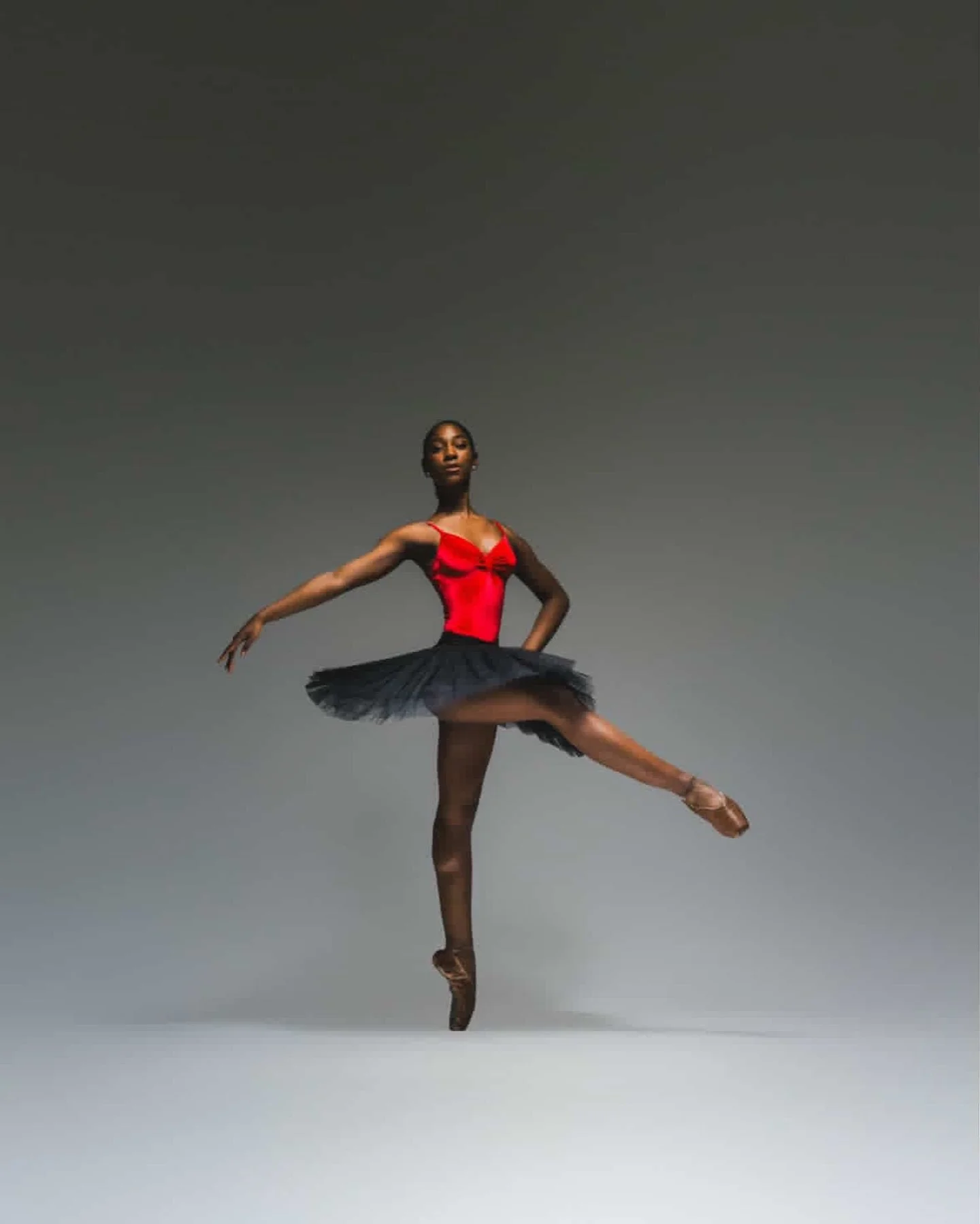 Happy Tutu Tuesday! 💕🩰

Tag us in your tutu pictures with the hashtag #bgdbtututuesday to be featured!

🩰: @lyncoln.dance 
📸: @rhileephotog 

Image Description: Dancer poses en pointe in a front attitude. She is wearing a red leotard and a black 
