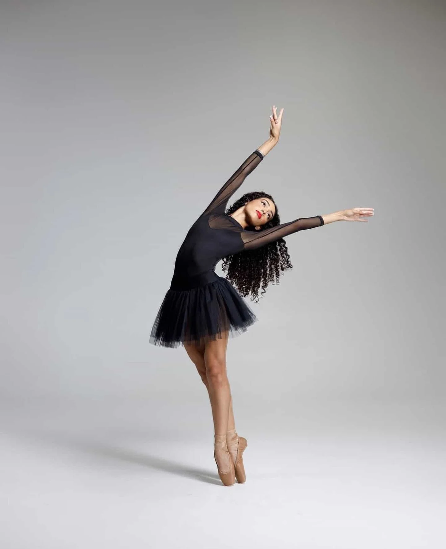 Happy Tutu Tuesday! 💕🩰

Tag us in your tutu pictures with the hashtag #bgdbtututuesday to be featured!

🩰: @briana.ballerina 
📸: @jasonsingarayer 

Image Description: Dancer poses en pointe in an off balance position with her arms over her head. 