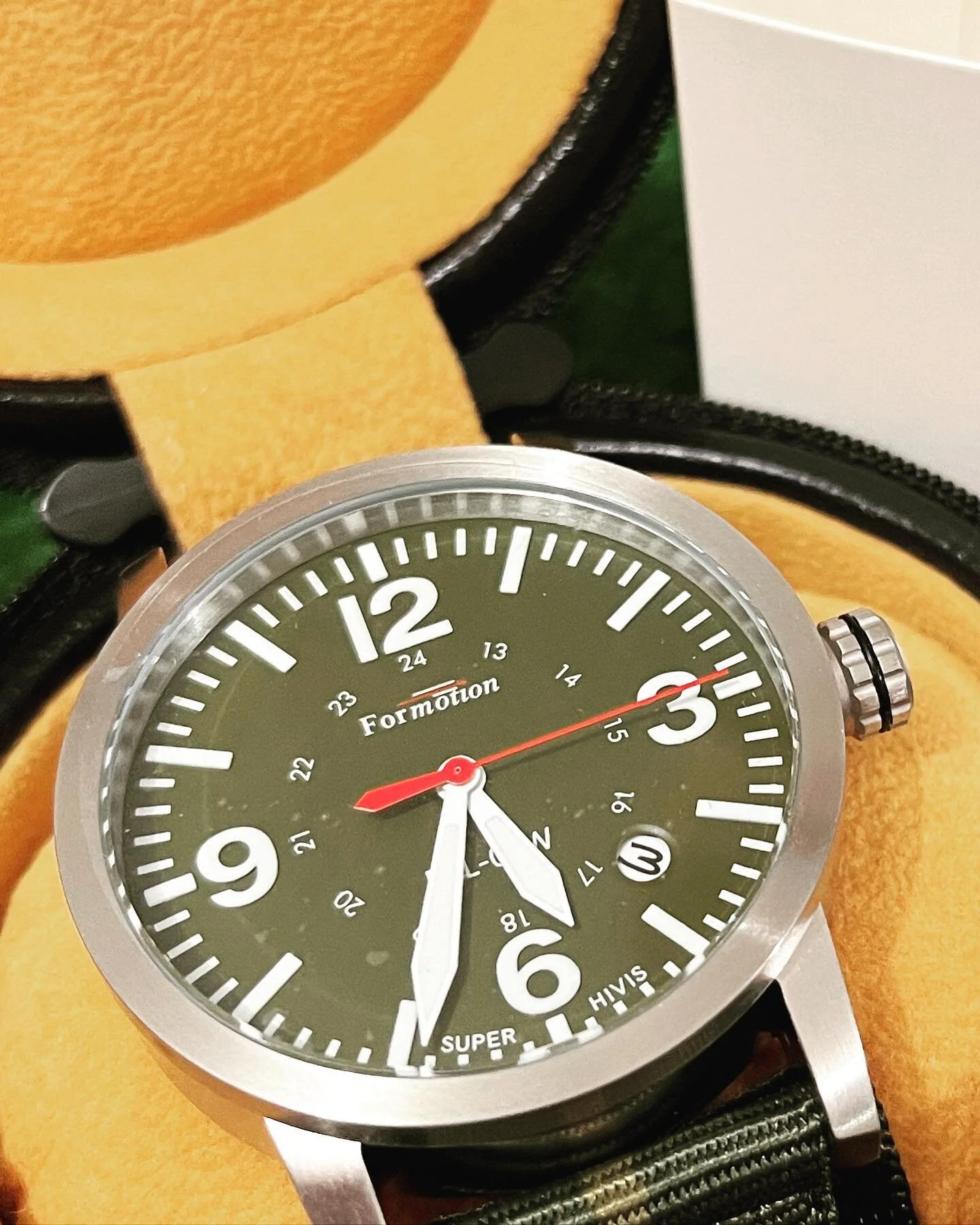 Unbox yours.  #watchyouseek #watchgeek #watchesofinstagram #watchaddict #watchmania #wornandwound #nwavechrono #watchcommunity #watch #watches #realwristshots #wristcheck #horology #watchnerd #timepeice #dailywatch #watchoftheday #formotiontough #mot