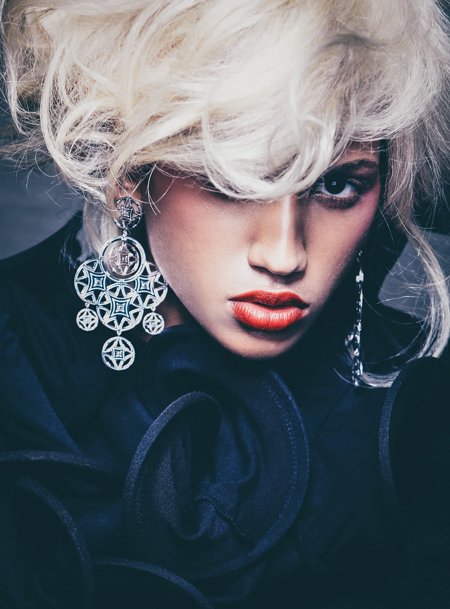 VivaJewellery_Shot06_626right-2.jpg