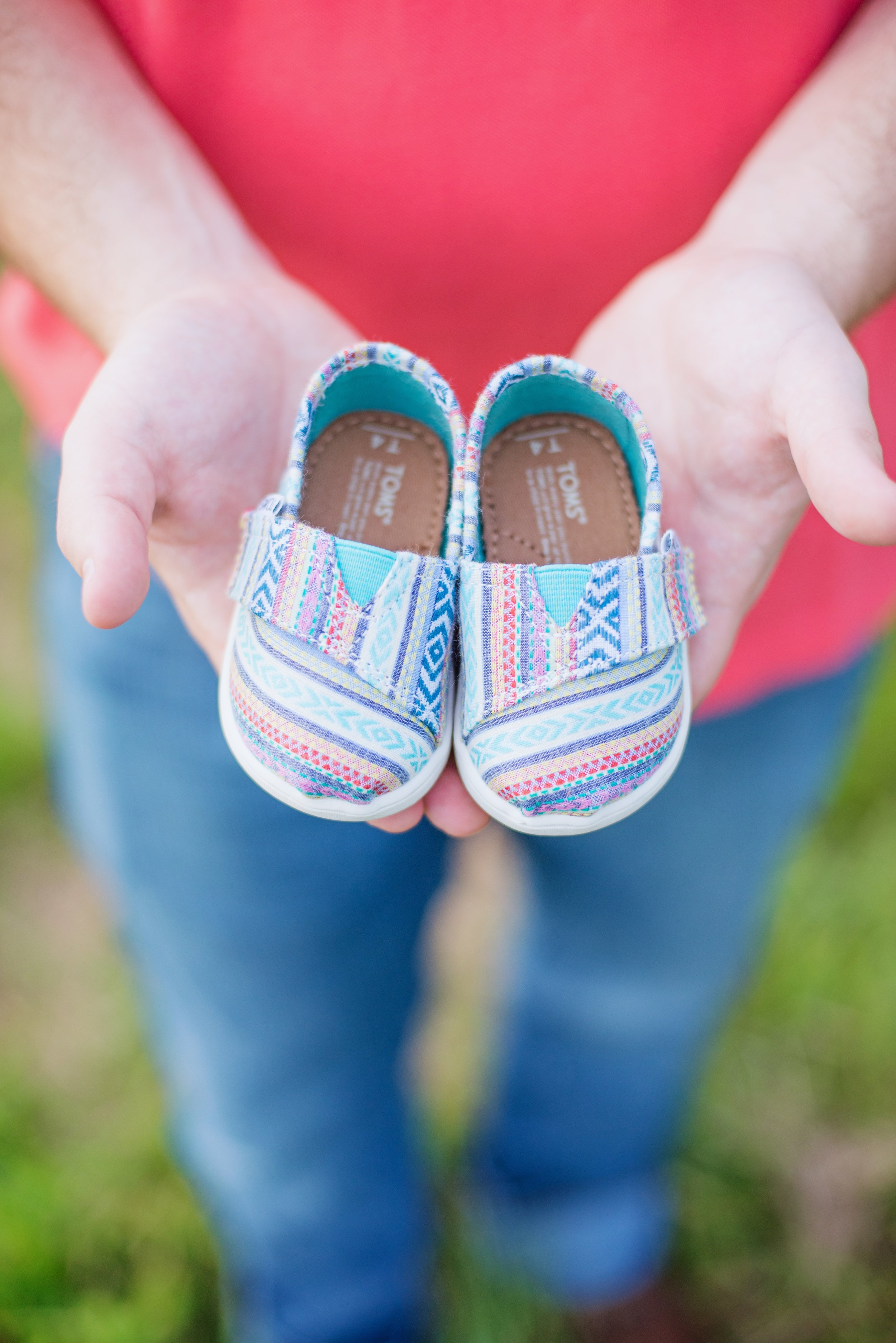 MATERNITY + NEWBORN PHOTOS | Oh The Places You'll Go! -- Hot Air Balloon Themed Maternity + Newborn Session