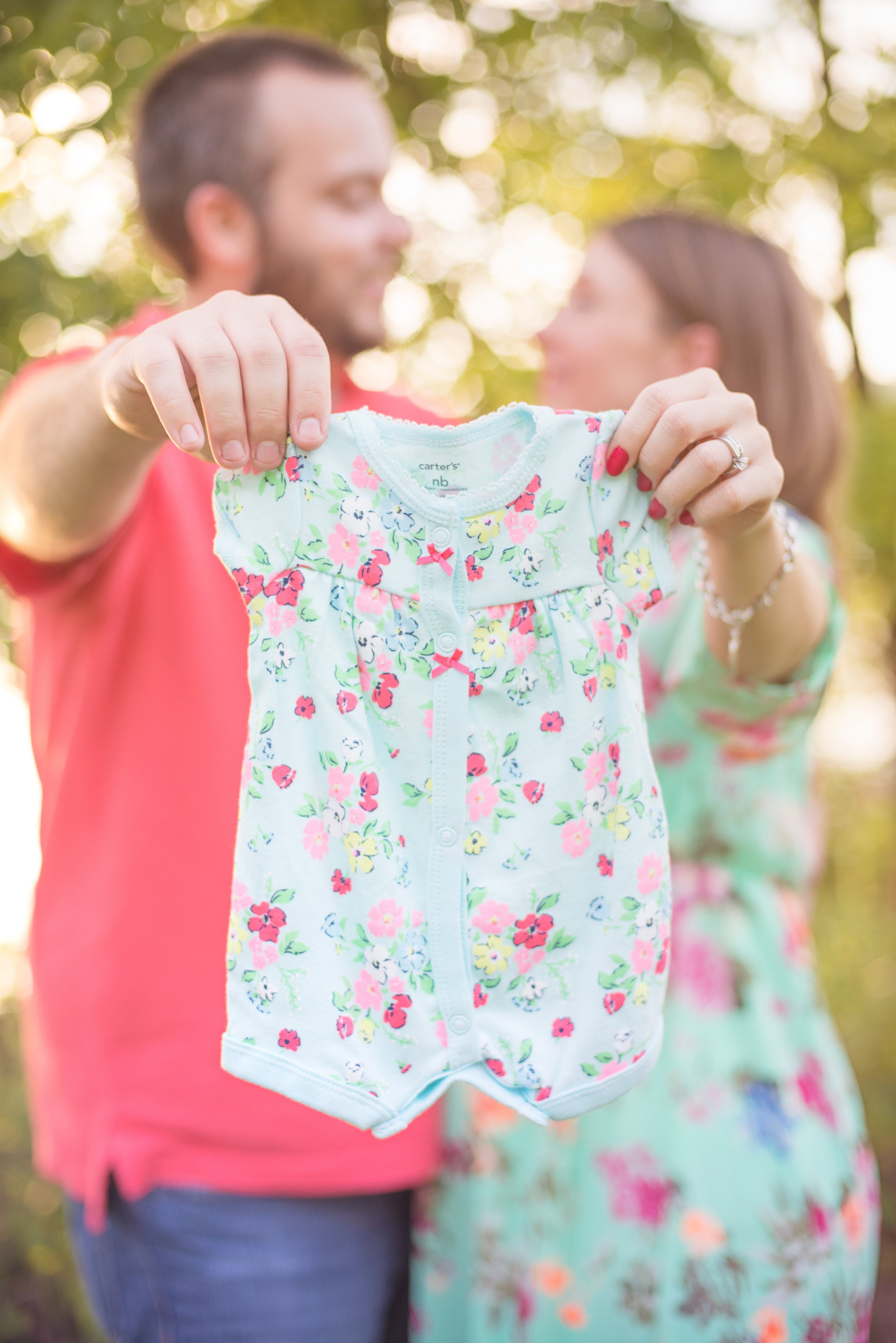 MATERNITY + NEWBORN PHOTOS | Oh The Places You'll Go! -- Hot Air Balloon Themed Maternity + Newborn Session