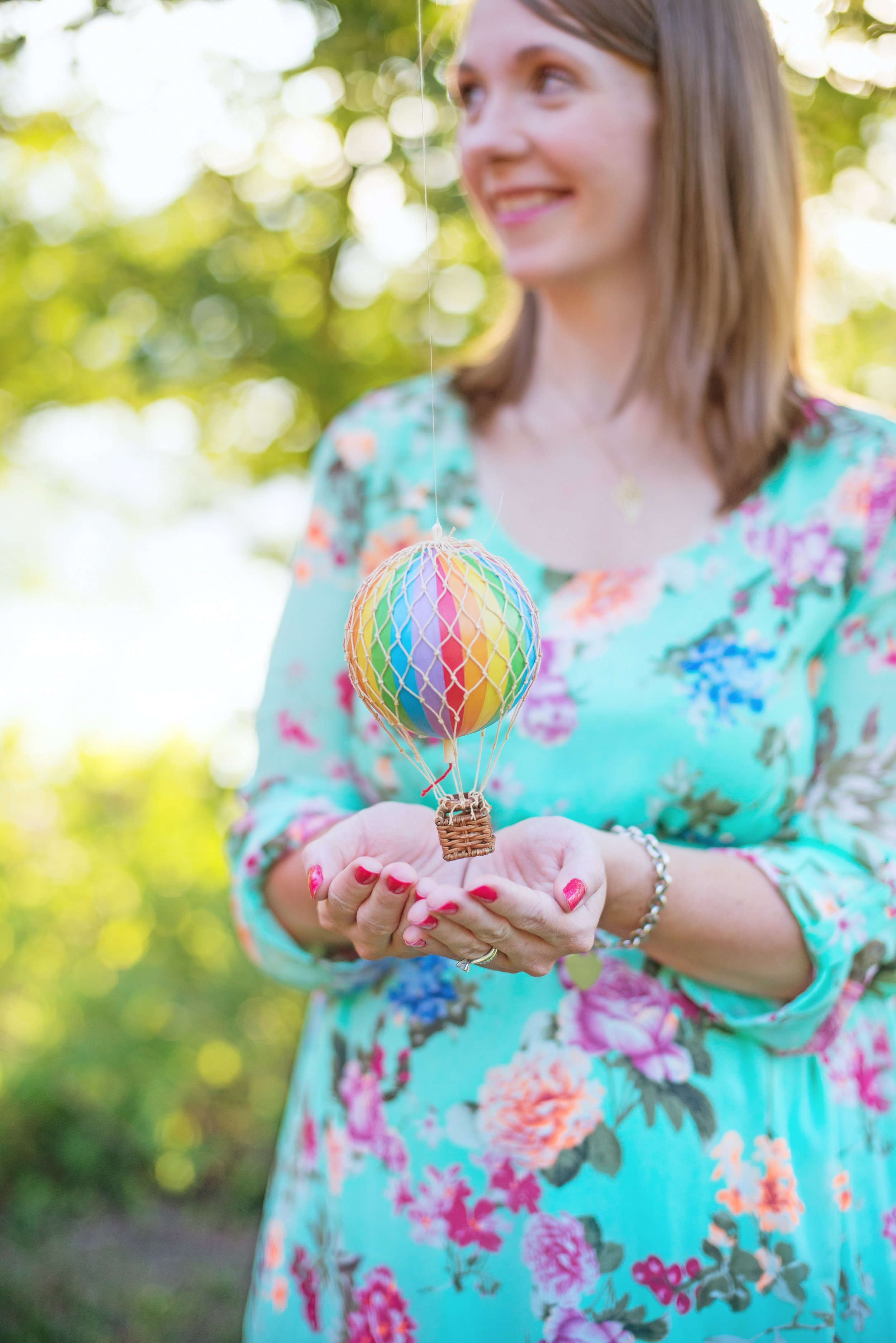 MATERNITY + NEWBORN PHOTOS | Oh The Places You'll Go! -- Hot Air Balloon Themed Maternity + Newborn Session