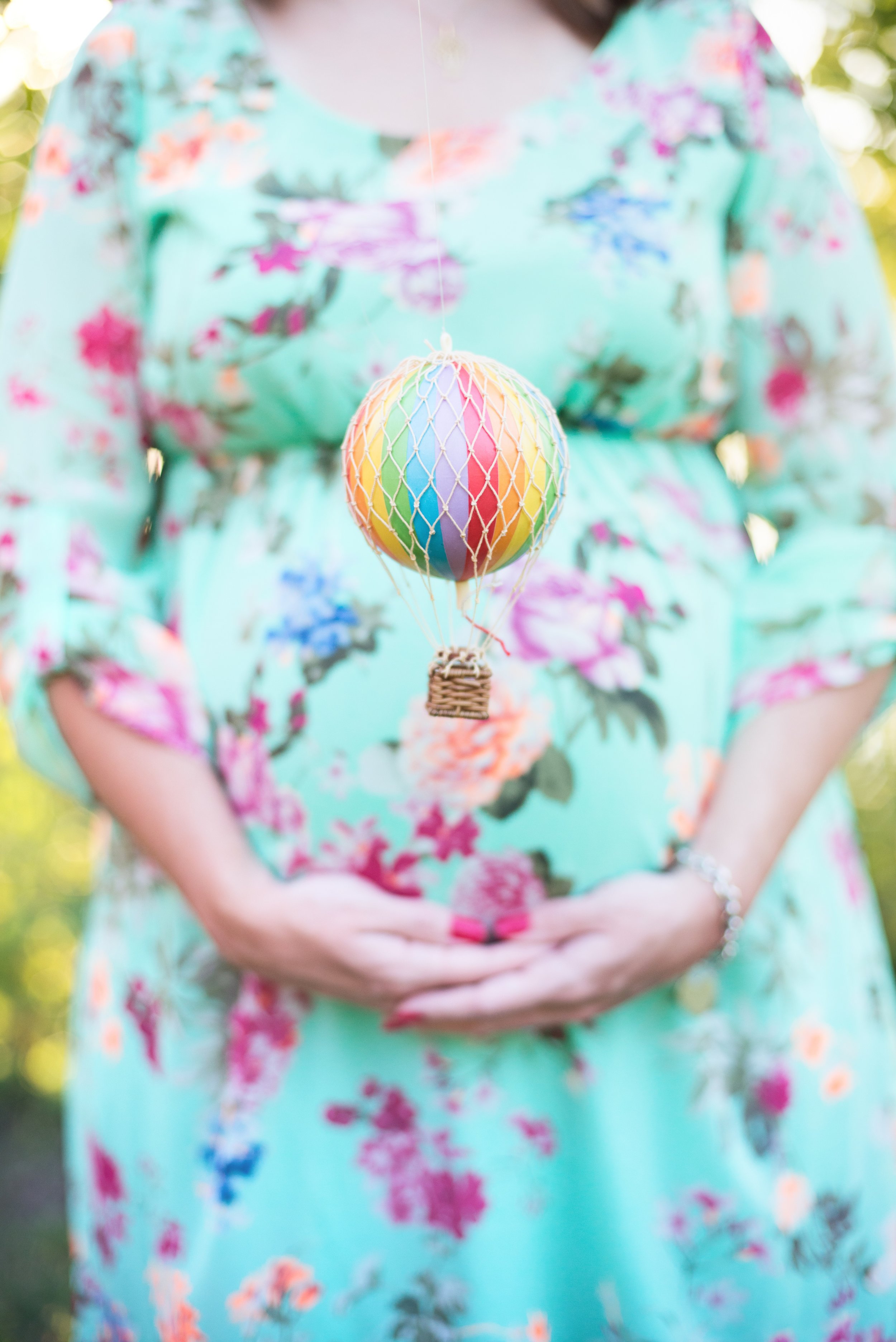 MATERNITY + NEWBORN PHOTOS | Oh The Places You'll Go! -- Hot Air Balloon Themed Maternity + Newborn Session