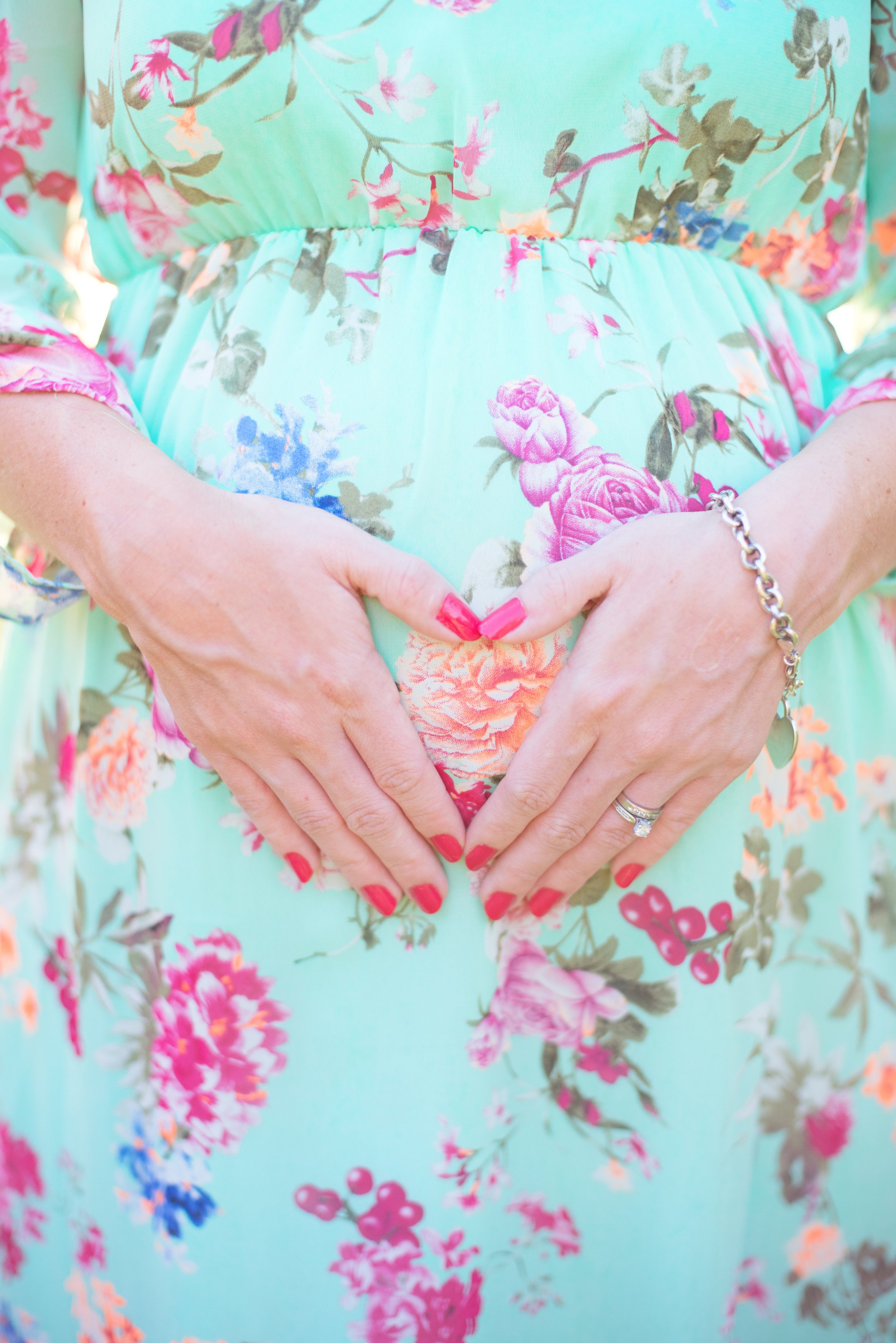 MATERNITY + NEWBORN PHOTOS | Oh The Places You'll Go! -- Hot Air Balloon Themed Maternity + Newborn Session