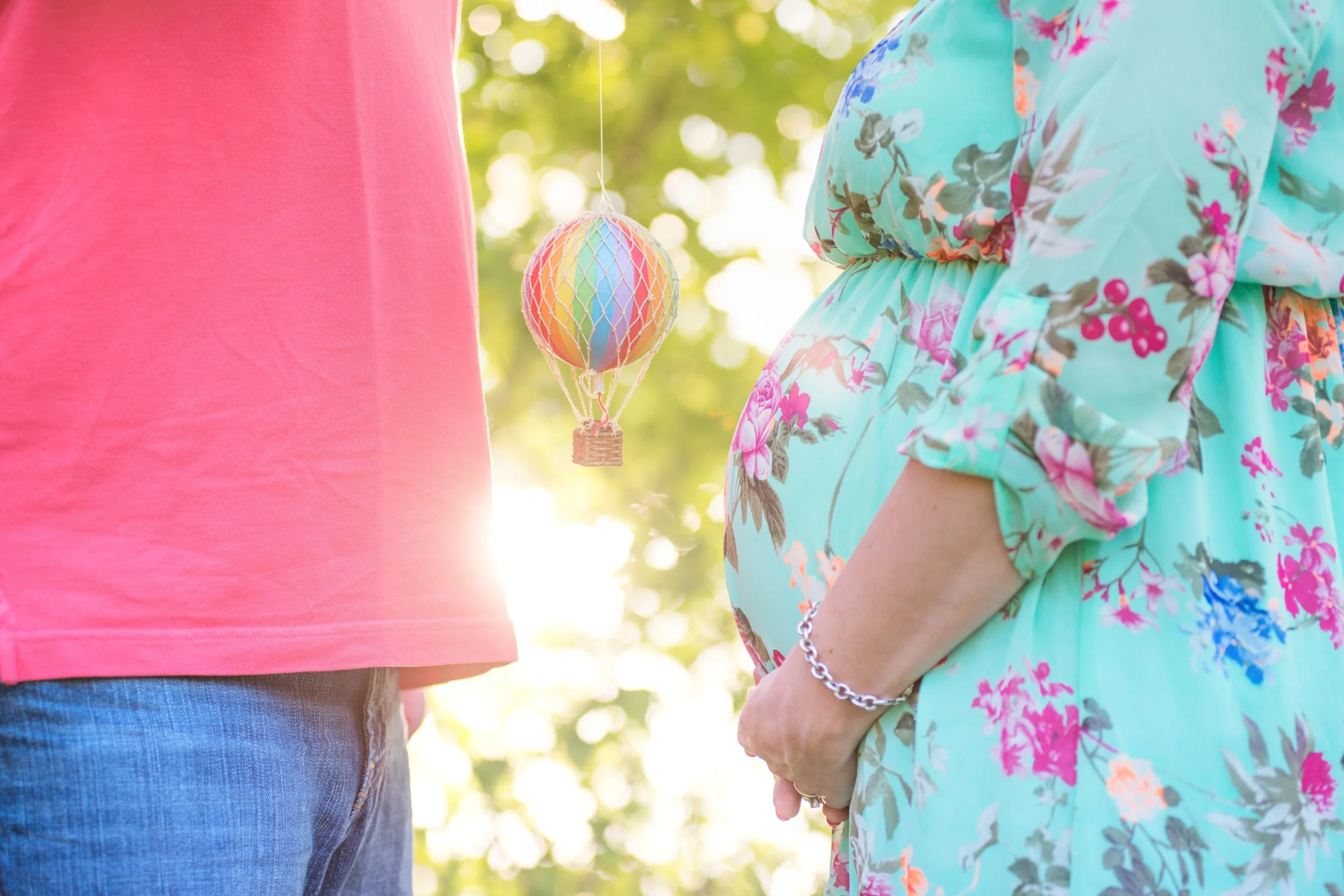 MATERNITY + NEWBORN PHOTOS | Oh The Places You'll Go! -- Hot Air Balloon Themed Maternity + Newborn Session