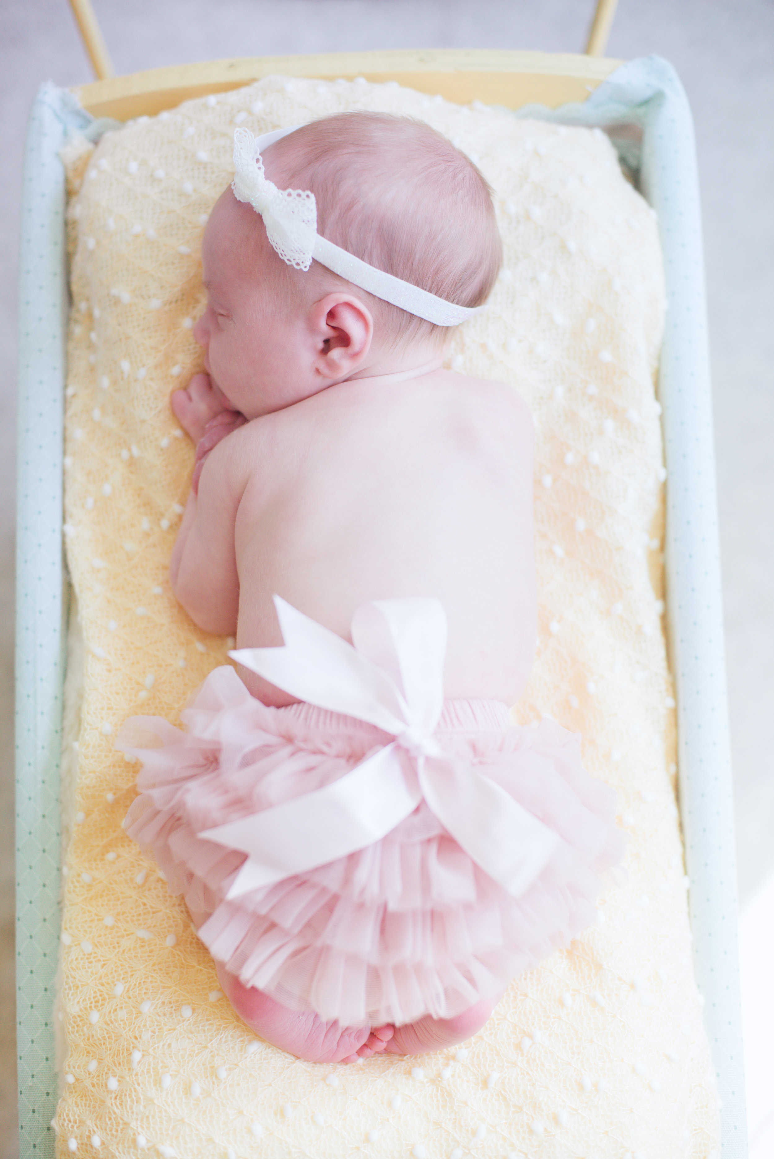 MATERNITY + NEWBORN PHOTOS | Oh The Places You'll Go! -- Hot Air Balloon Themed Maternity + Newborn Session