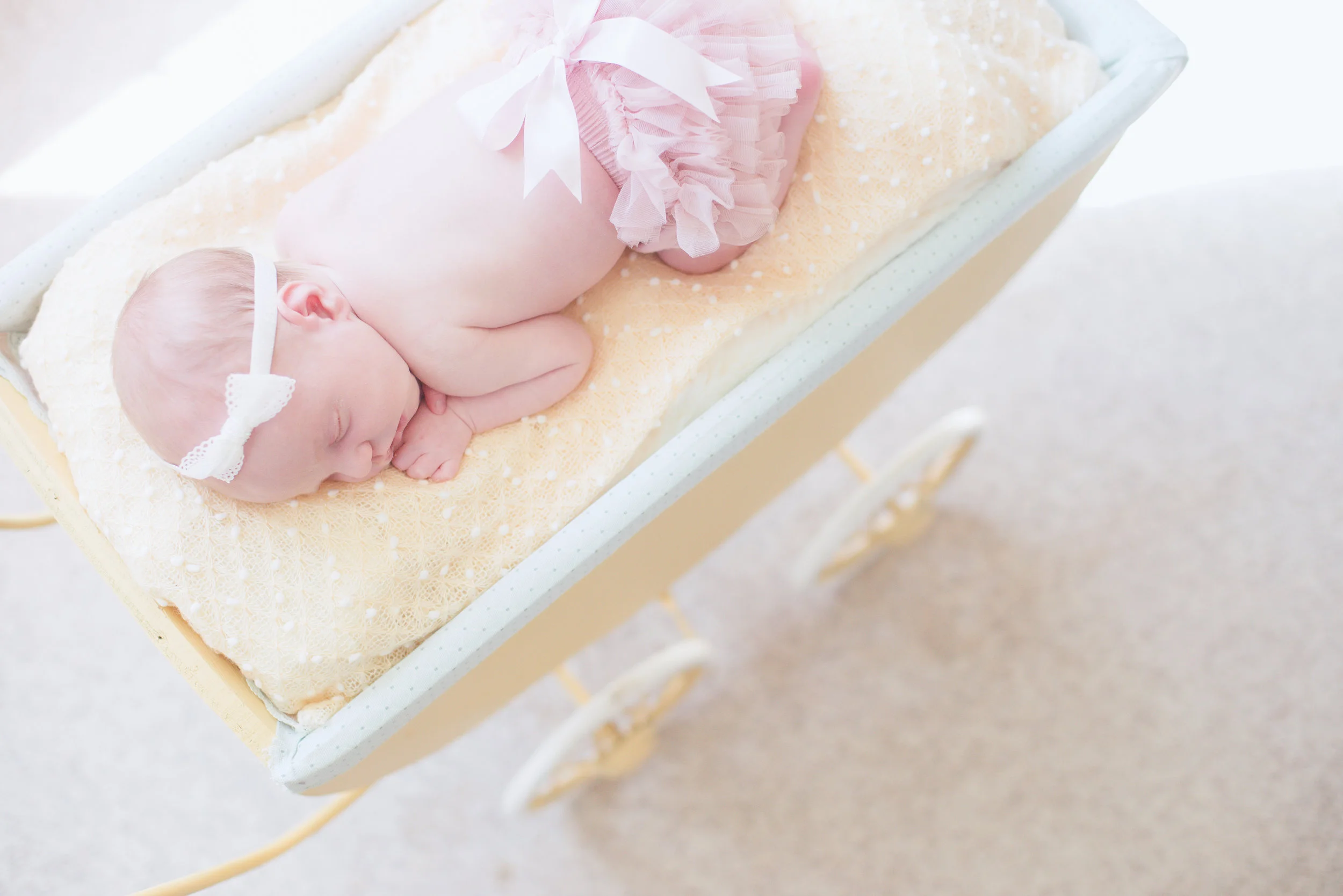 MATERNITY + NEWBORN PHOTOS | Oh The Places You'll Go! -- Hot Air Balloon Themed Maternity + Newborn Session