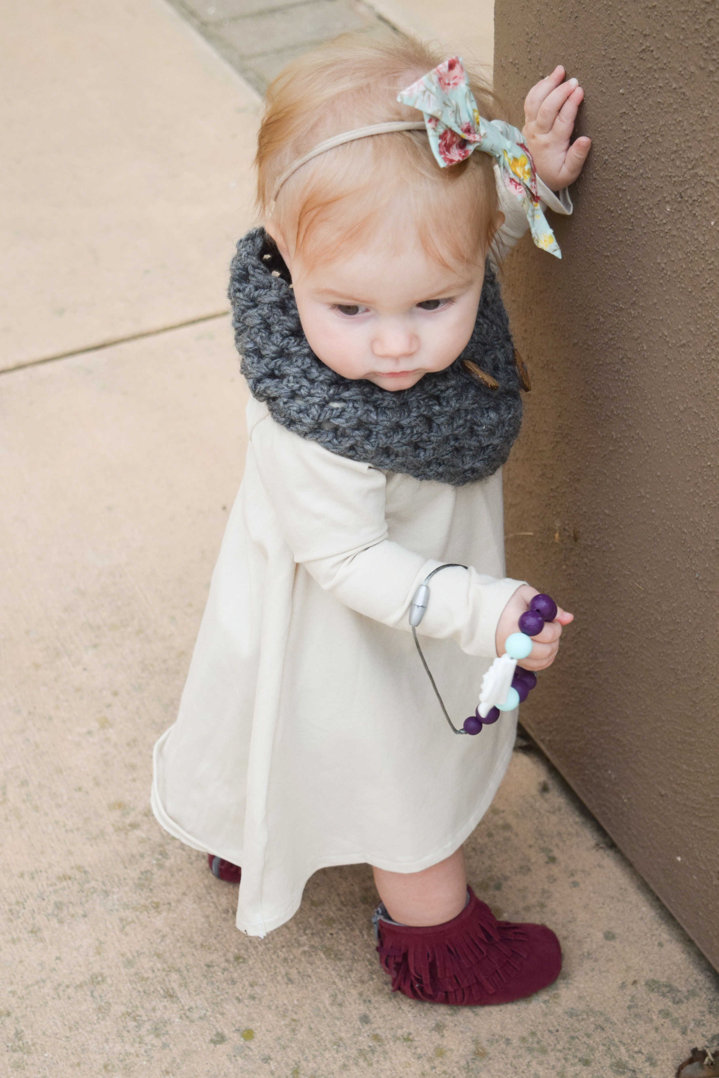BABY FASHION | The Perfect Maroon, Tan + Grey Fall Baby Outfit