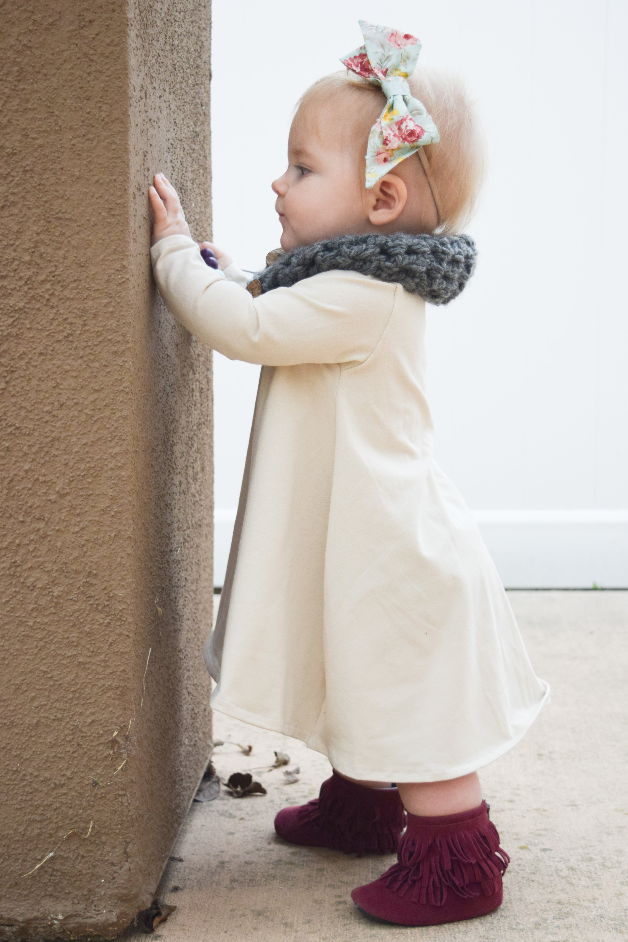 BABY FASHION | The Perfect Maroon, Tan + Grey Fall Baby Outfit