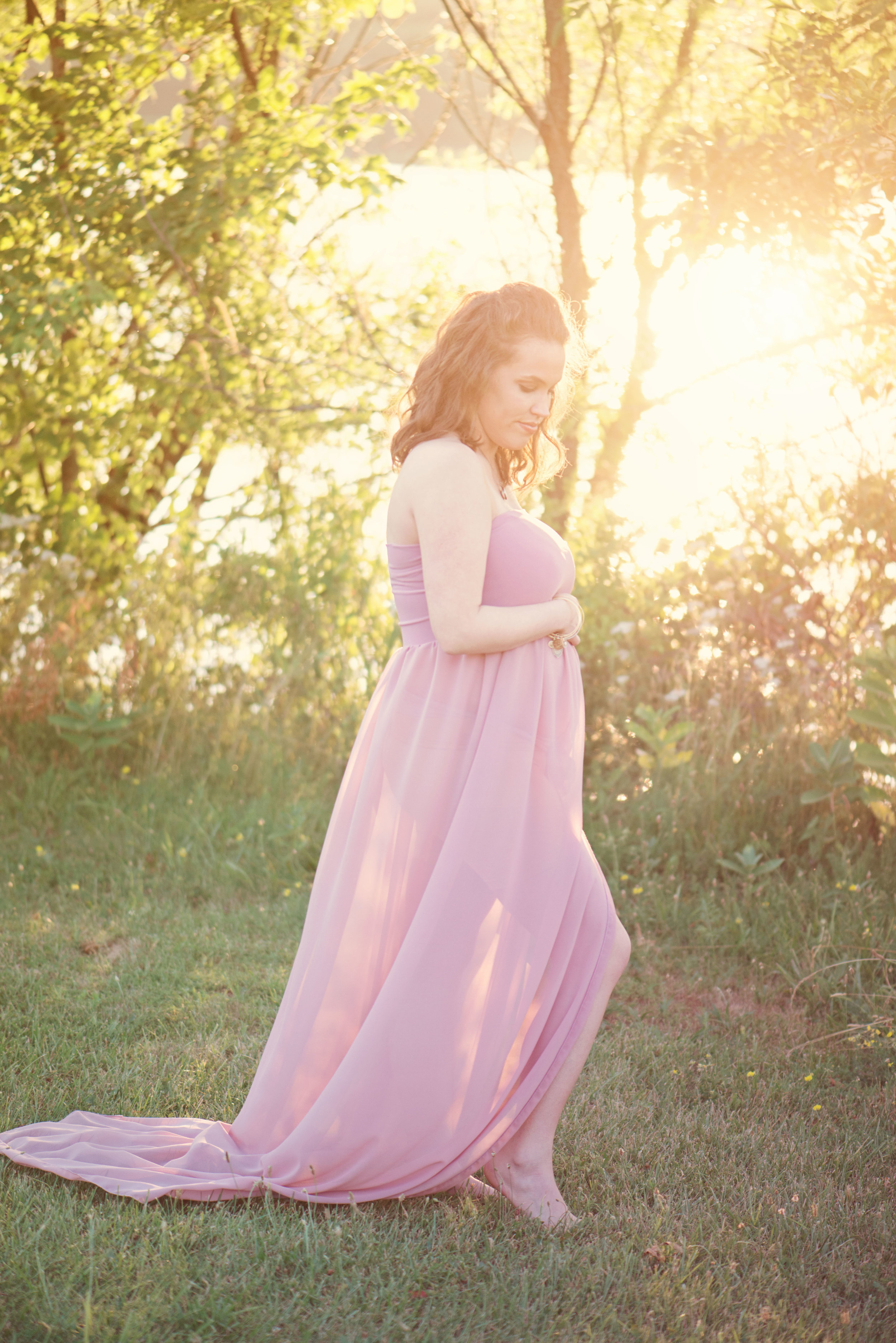 MATERNITY + NEWBORN PHOTOS | A Dreamy Boho Pink + Grey Maternity and Newborn Photos