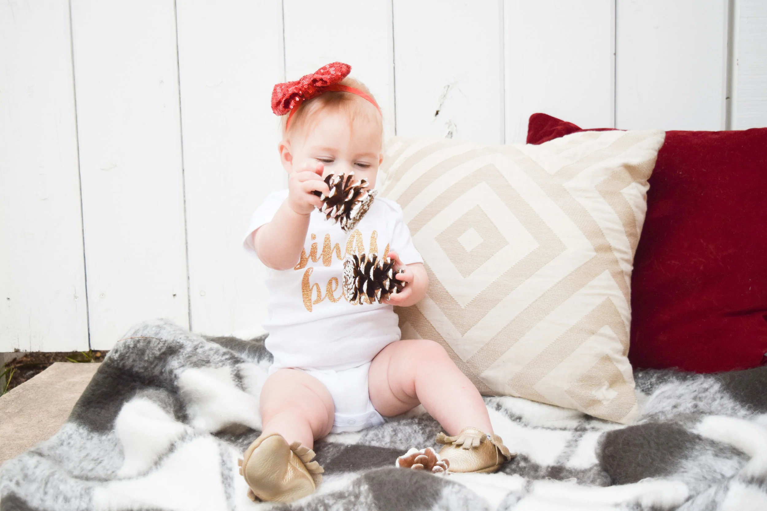 KIDS FASHION | Baby Holiday Onesie -- Jingle Belle