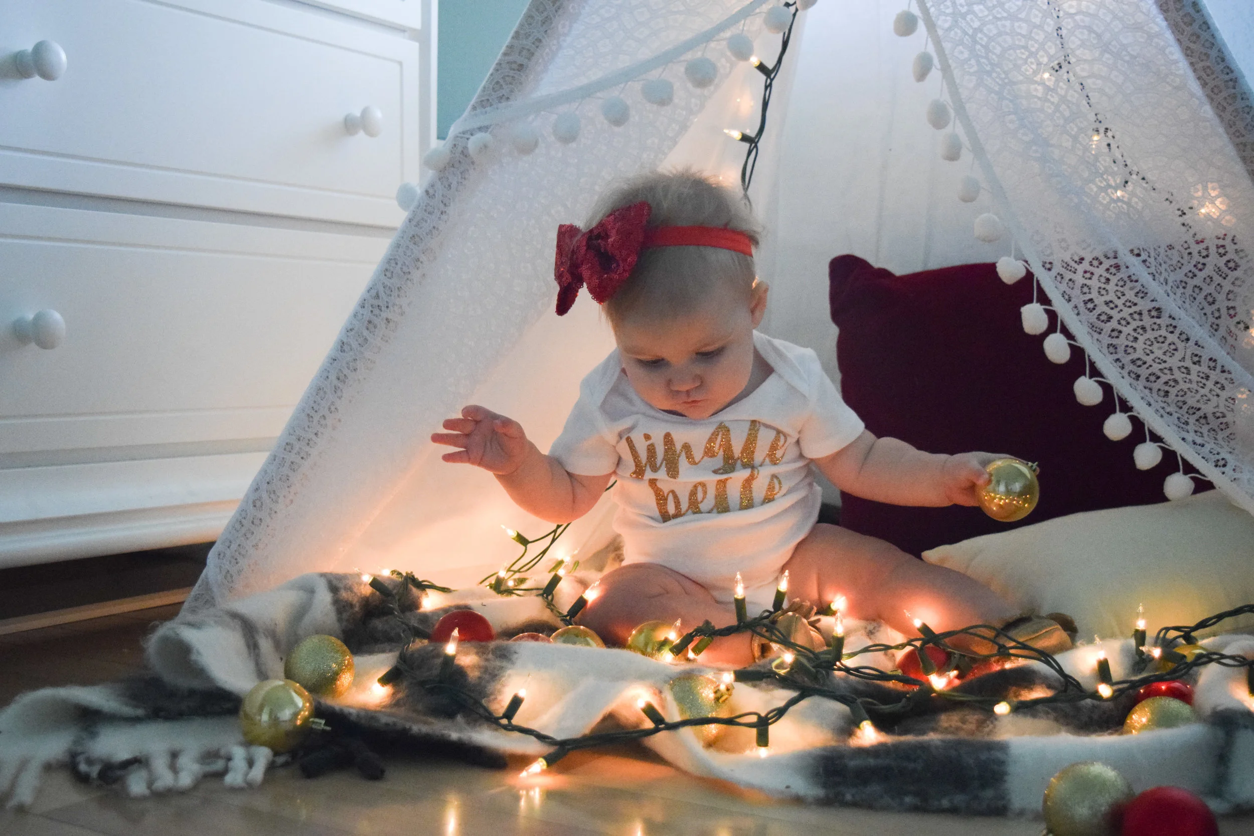 KIDS FASHION | Baby Holiday Onesie -- Jingle Belle