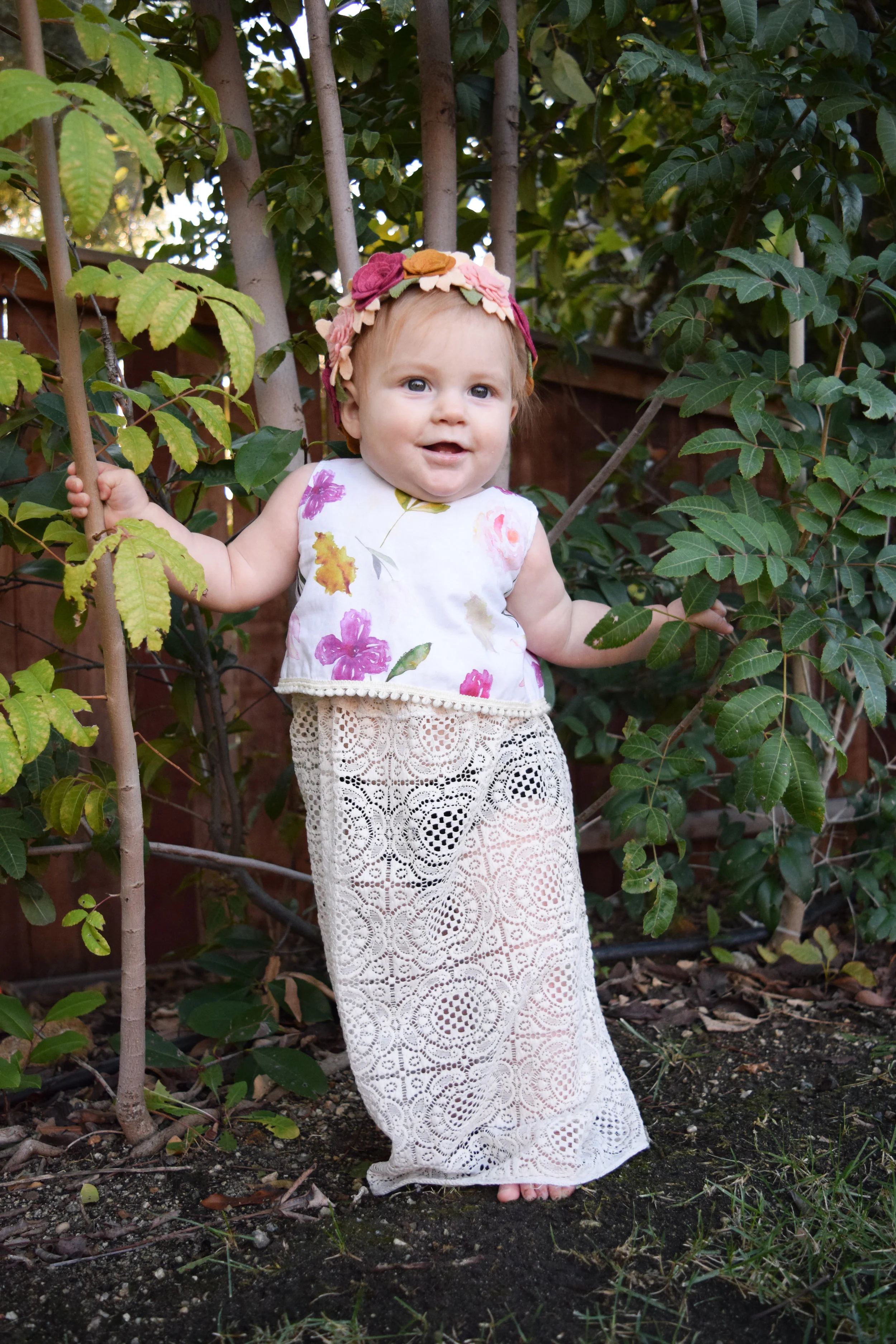 BABY FASHION - Boho Baby Outfit - Lace Baby Skirt, Floral Baby Crop Top, Baby Flower Crown