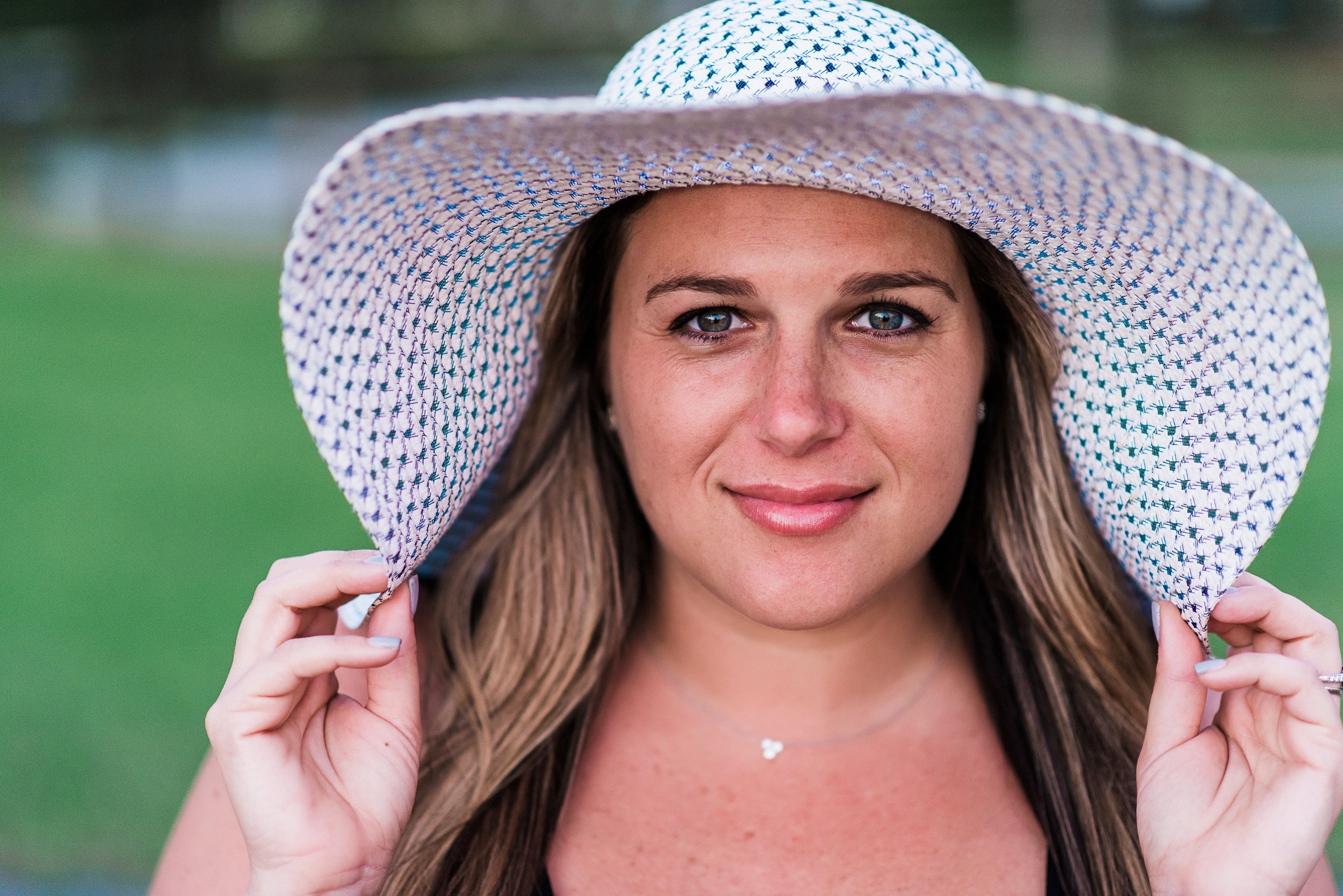 Fun + Playful MATERNITY PHOTOS | A Riverside Park Florida Maternity Session