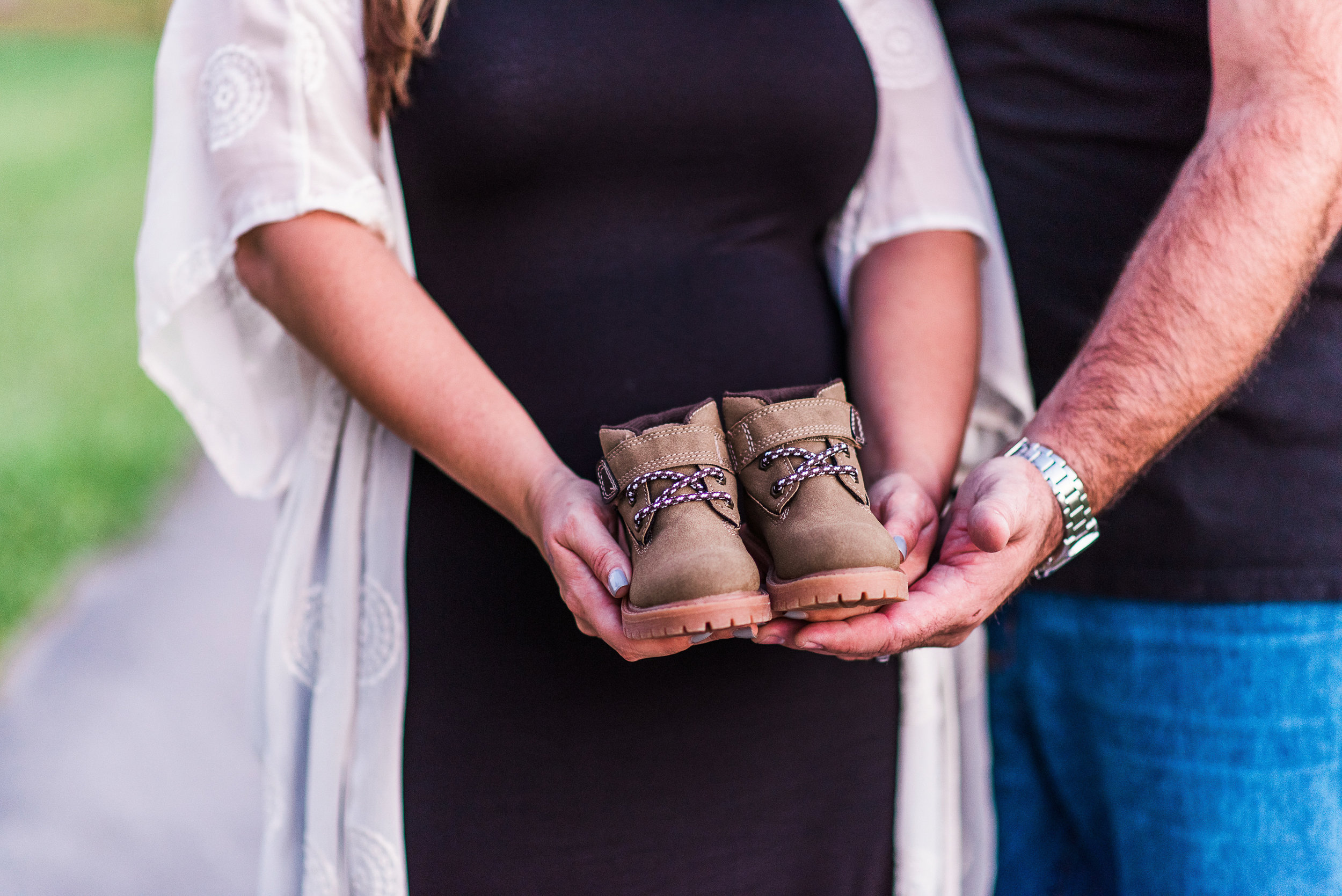 Fun + Playful MATERNITY PHOTOS | A Riverside Park Florida Maternity Session