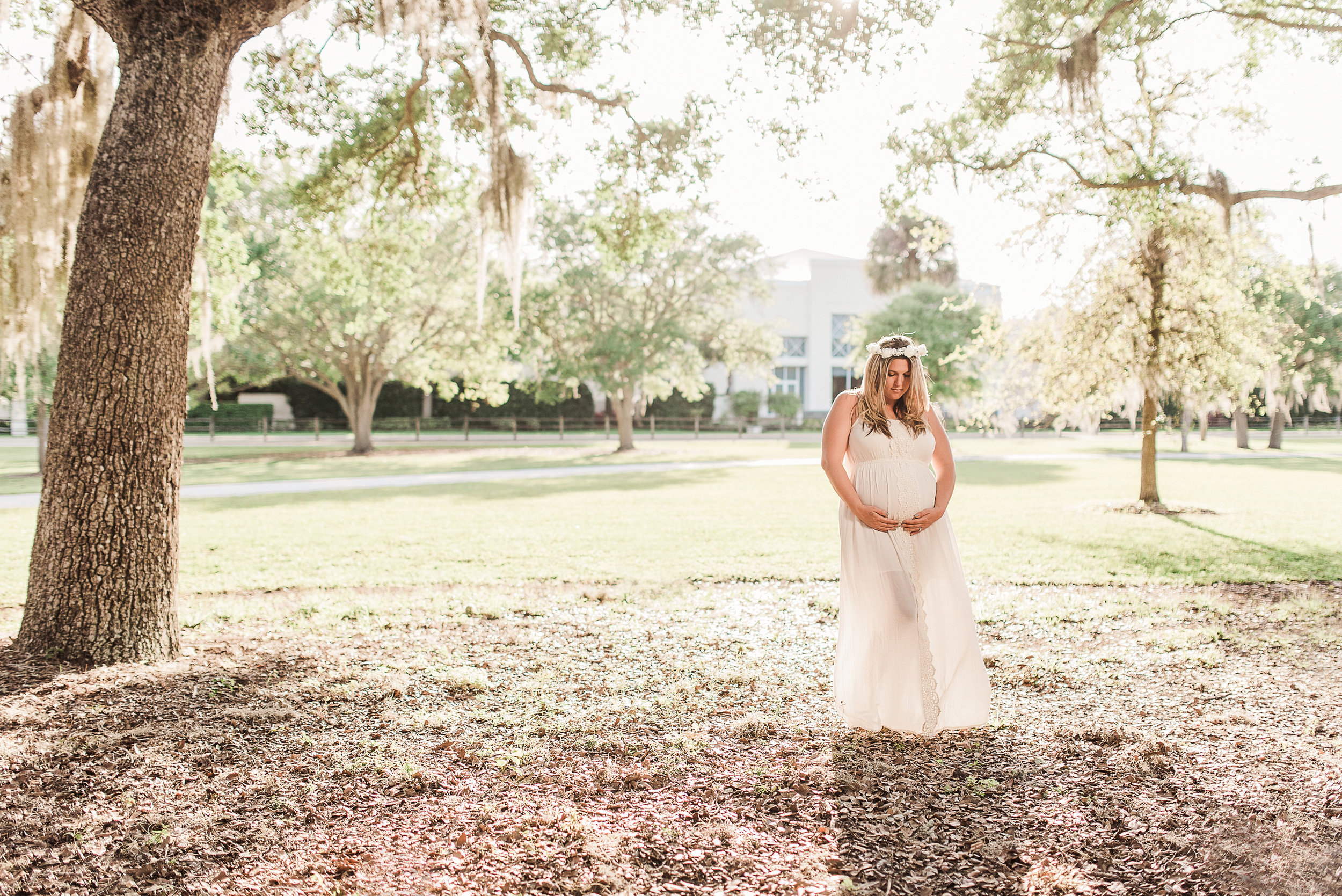 Fun + Playful MATERNITY PHOTOS | A Riverside Park Florida Maternity Session