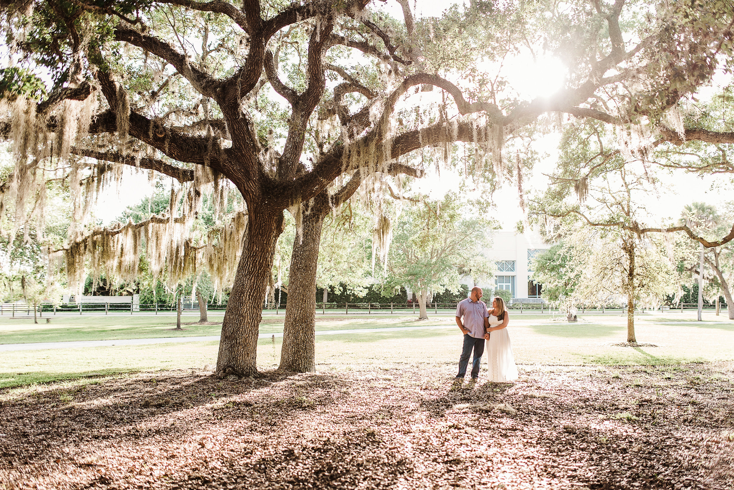 Fun + Playful MATERNITY PHOTOS | A Riverside Park Florida Maternity Session