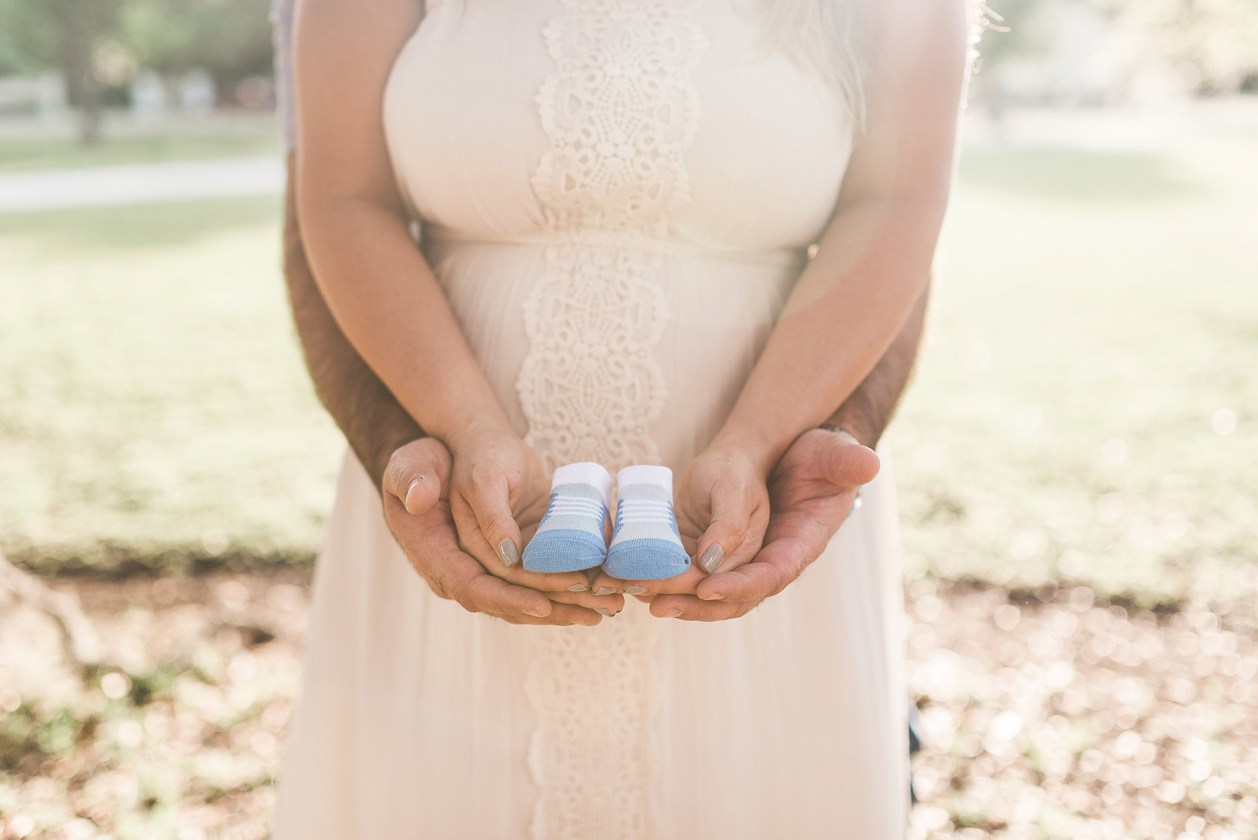 Fun + Playful MATERNITY PHOTOS | A Riverside Park Florida Maternity Session