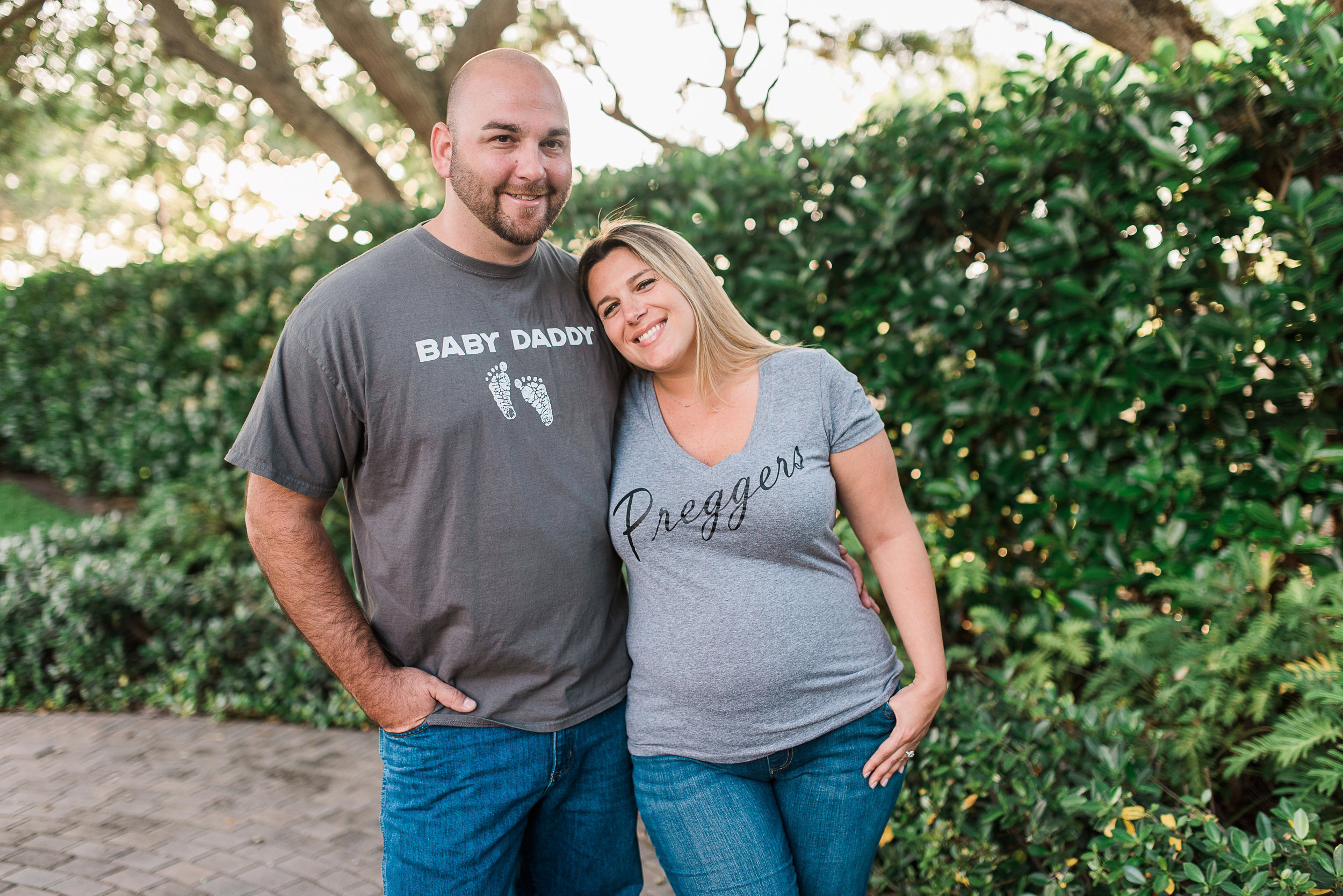 Fun + Playful MATERNITY PHOTOS | A Riverside Park Florida Maternity Session