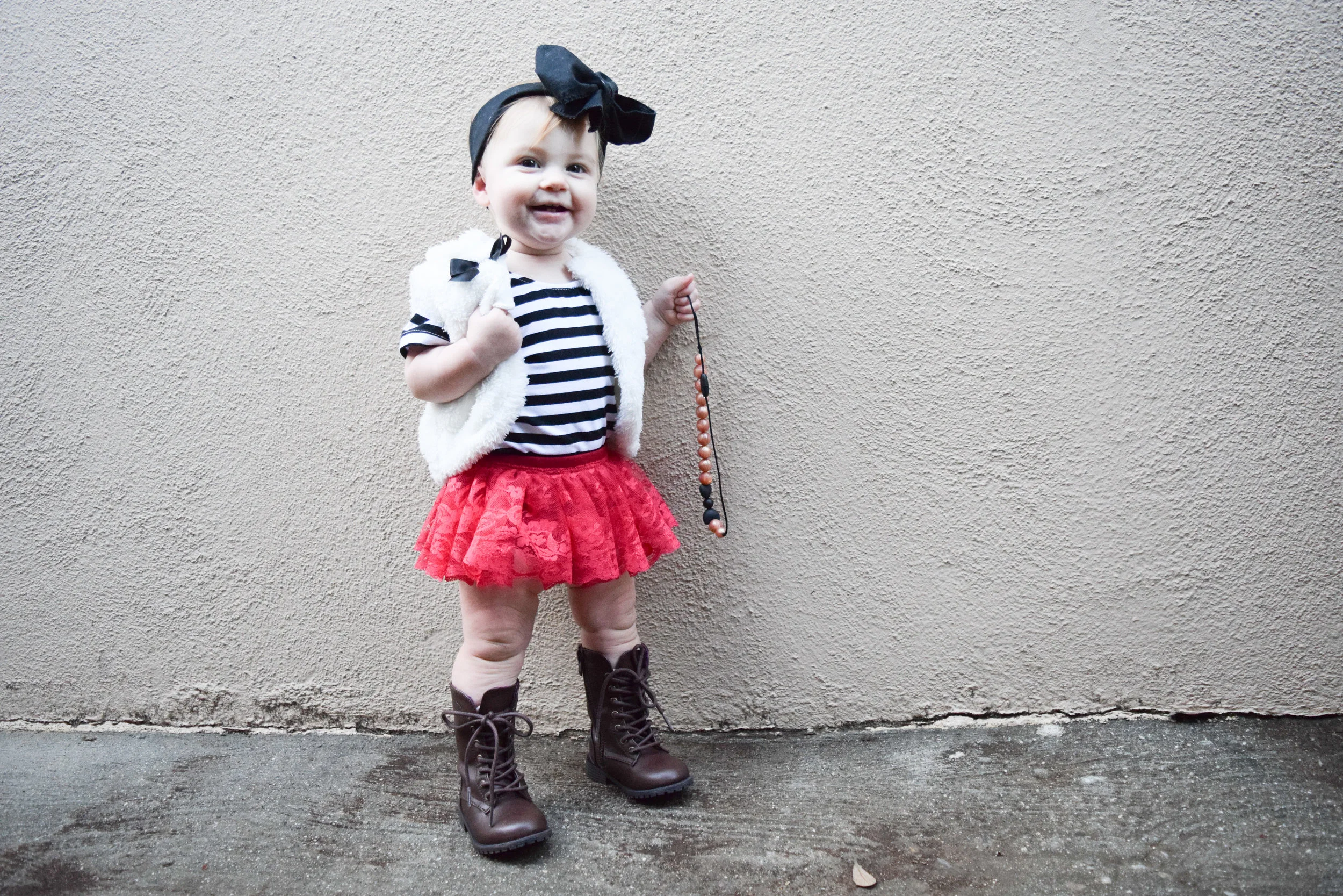 Hip Urban Baby Fashion - Red Lace Valentine's Day Baby Bloomers