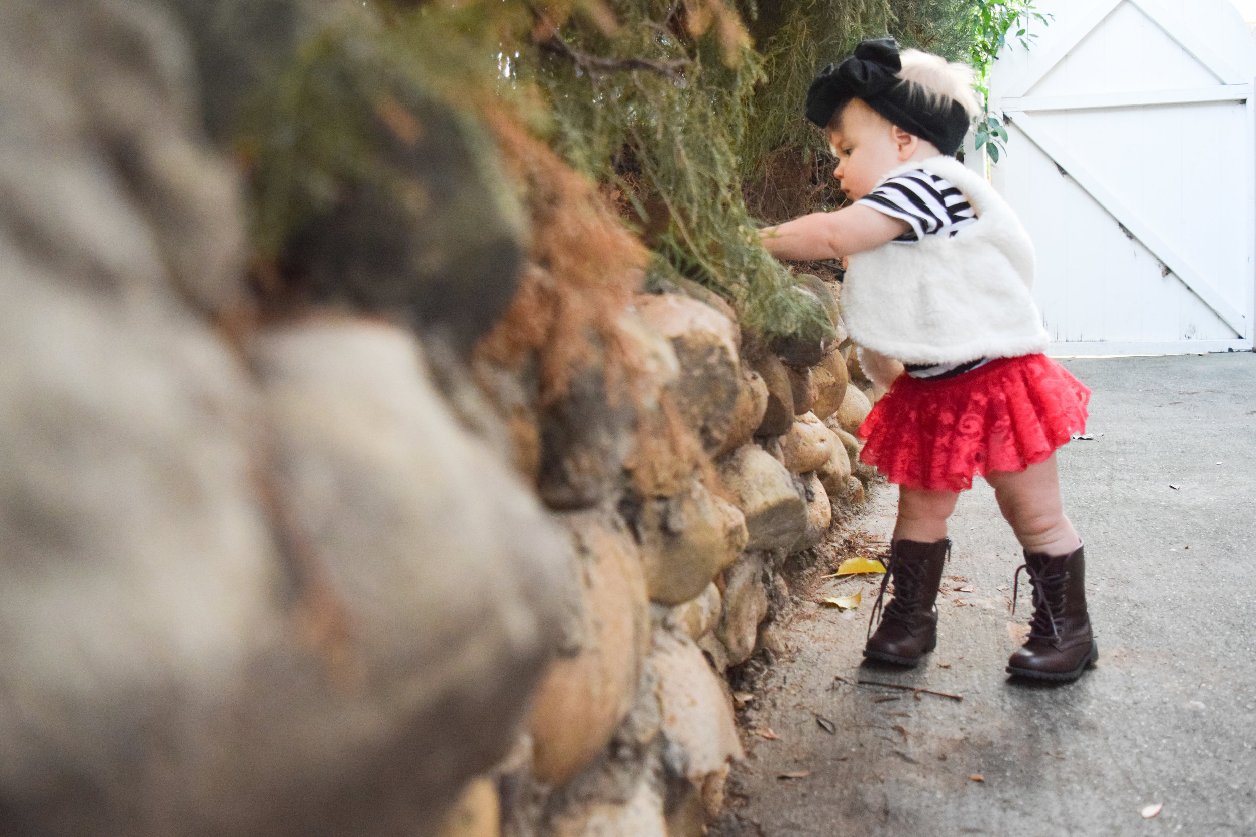 Hip Urban Baby Fashion - Red Lace Valentine's Day Baby Bloomers