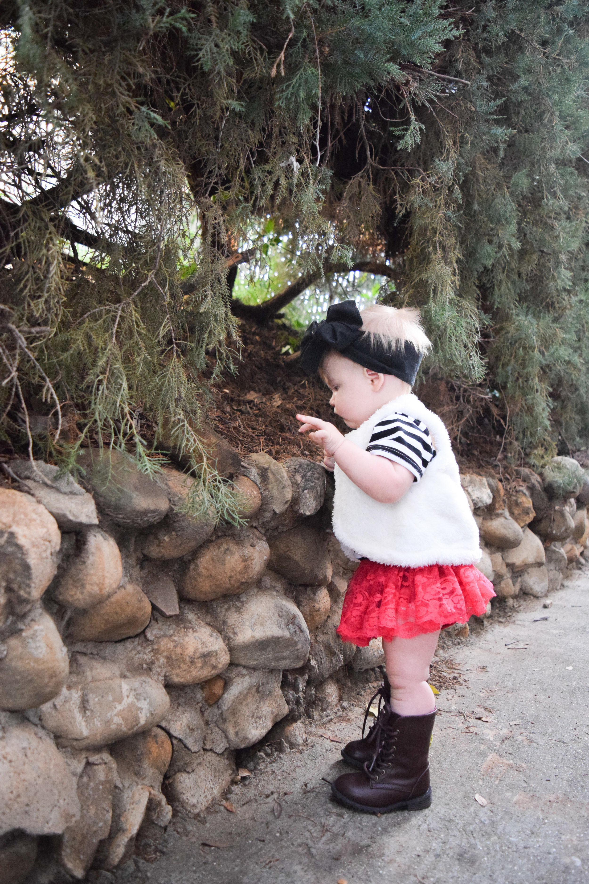 Hip Urban Baby Fashion - Red Lace Valentine's Day Baby Bloomers