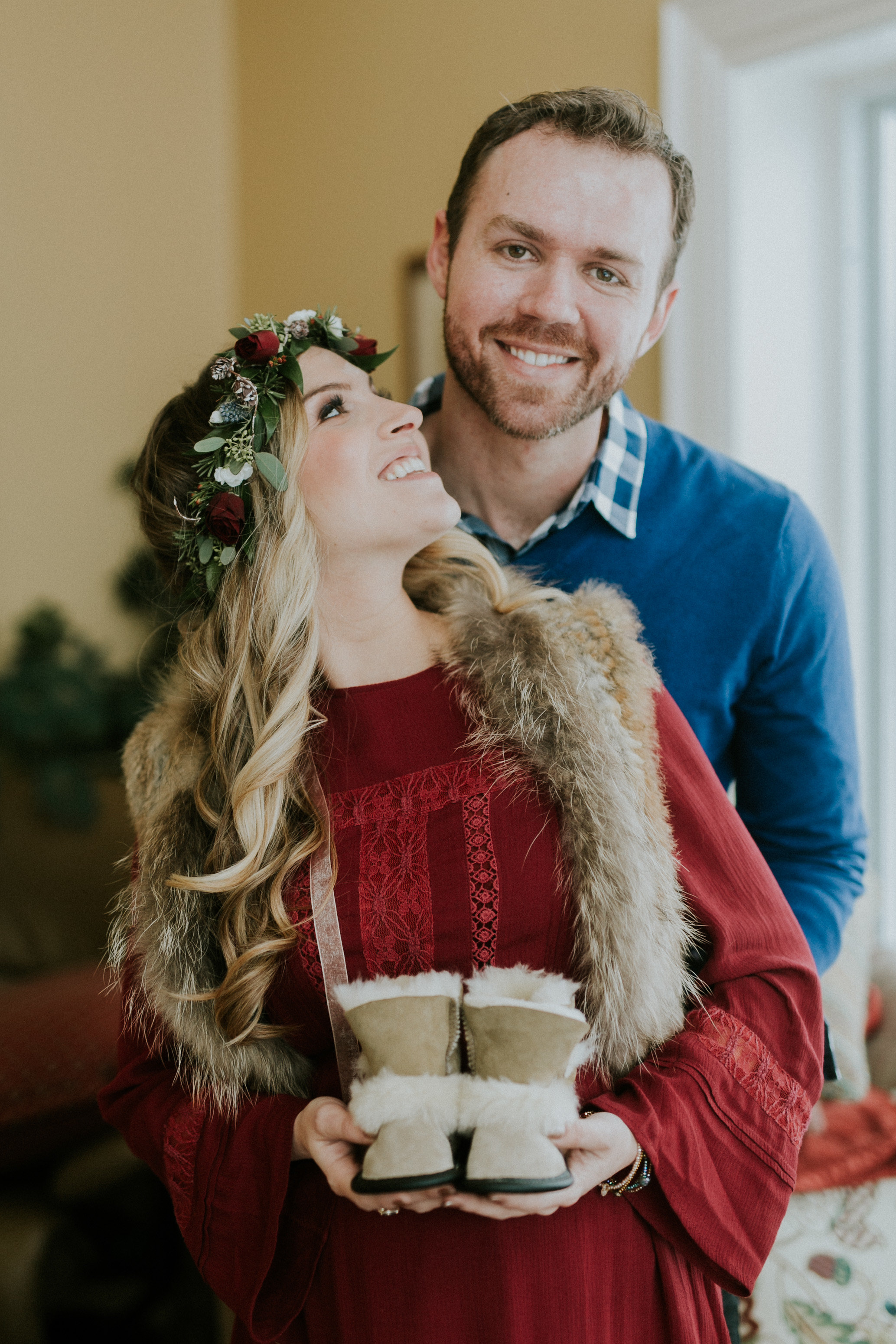 MATERNITY PHOTOS | A Cozy, Home Maternity Session Kingdom Photography - London, Ontario