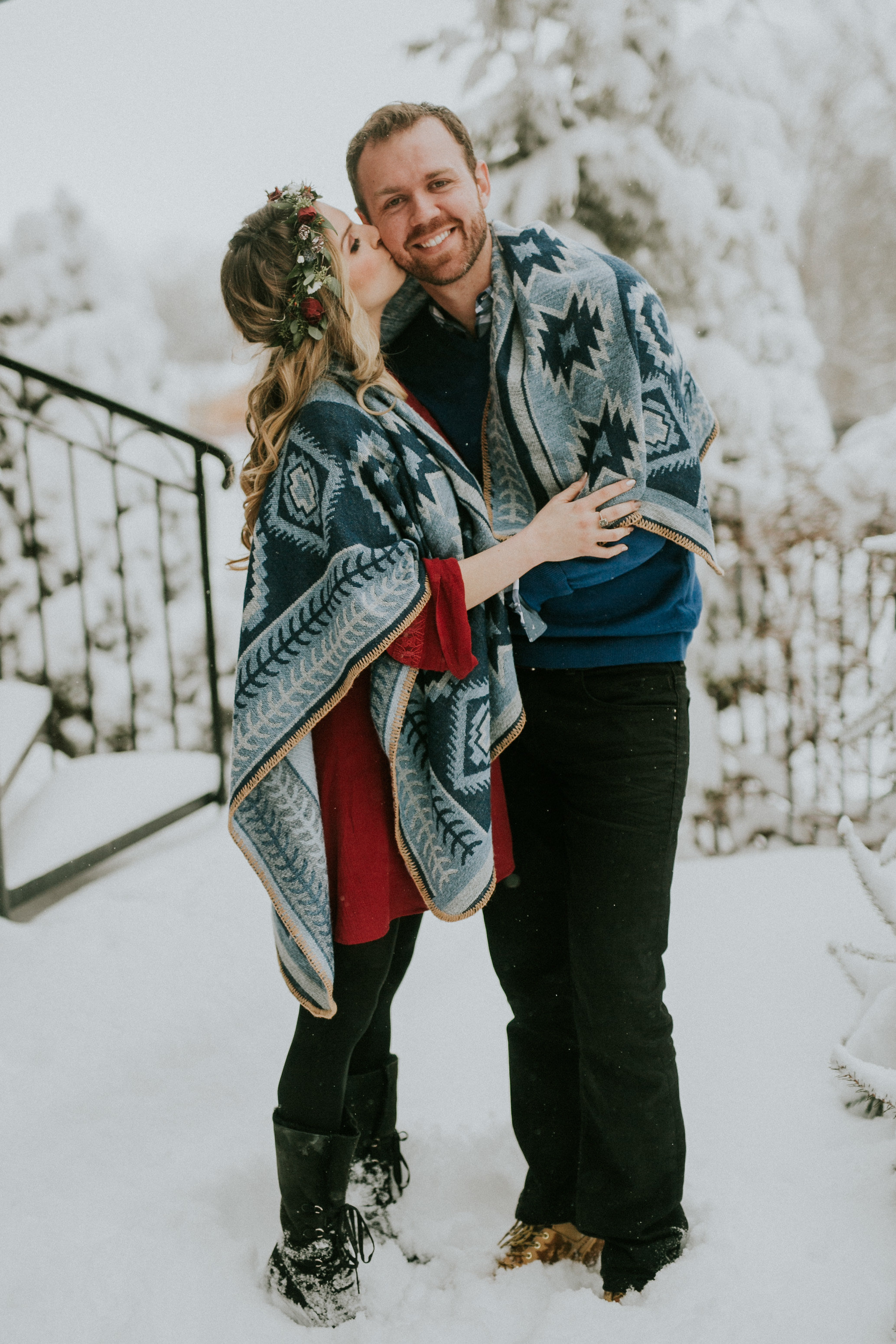 MATERNITY PHOTOS | A Cozy, Home Maternity Session Kingdom Photography - London, Ontario