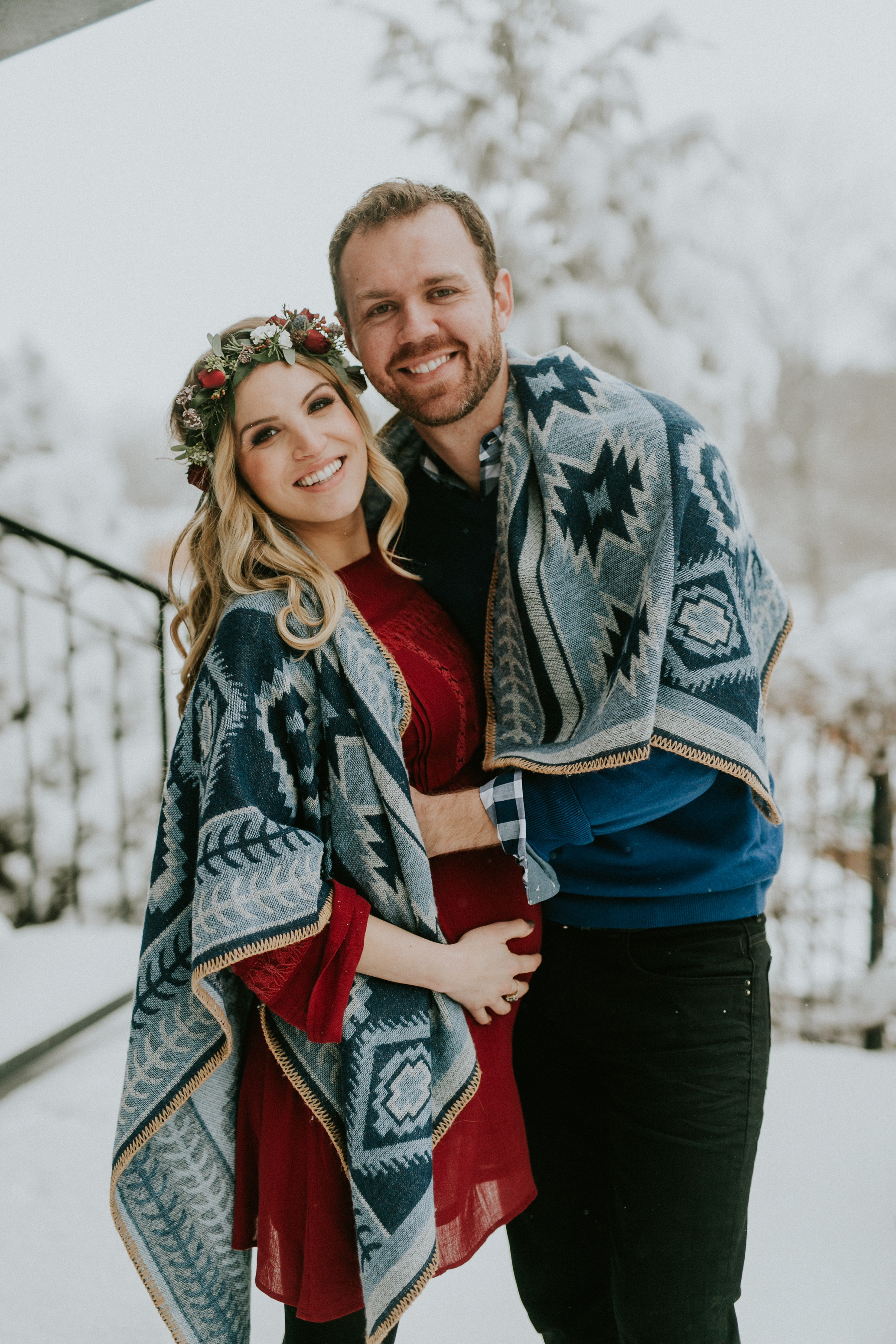 MATERNITY PHOTOS | A Cozy, Home Maternity Session Kingdom Photography - London, Ontario