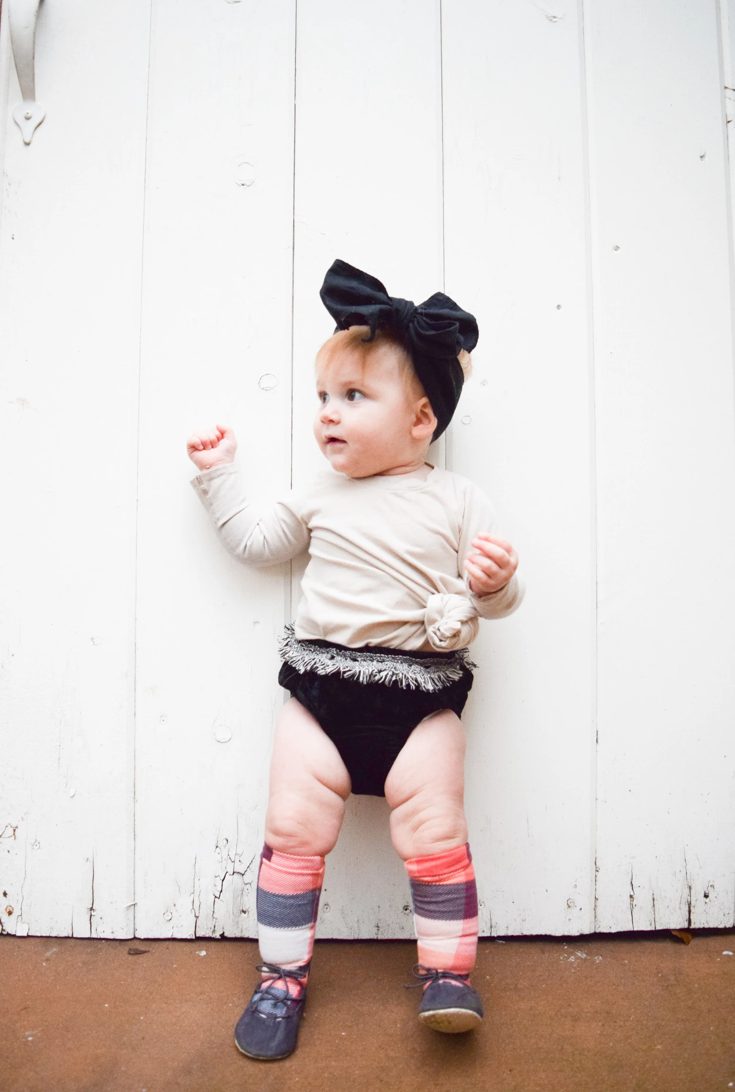 BABY FASHION - knee high plaid babyb socks, velvet baby bloomers with fringe