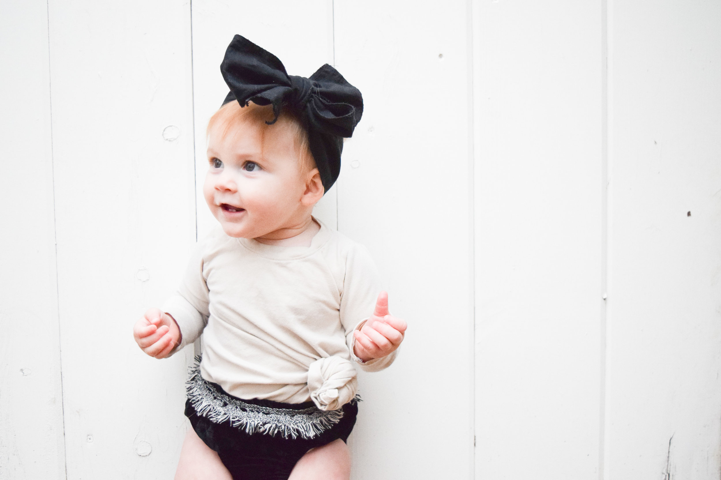 BABY FASHION - knee high plaid babyb socks, velvet baby bloomers with fringe