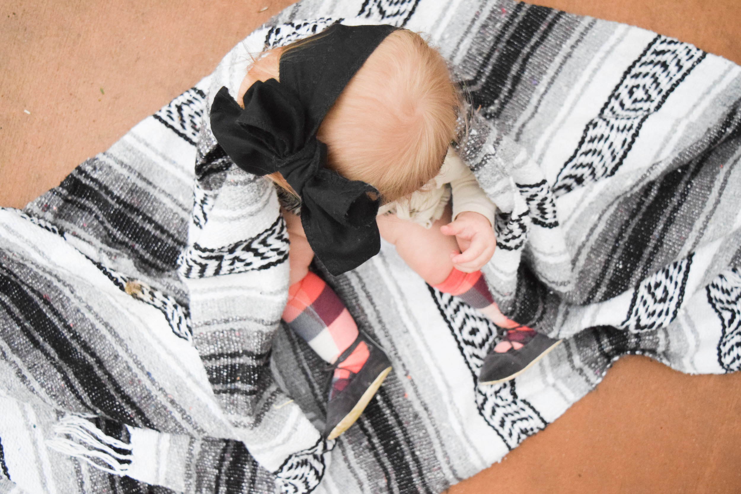 BABY FASHION - knee high plaid babyb socks, velvet baby bloomers with fringe